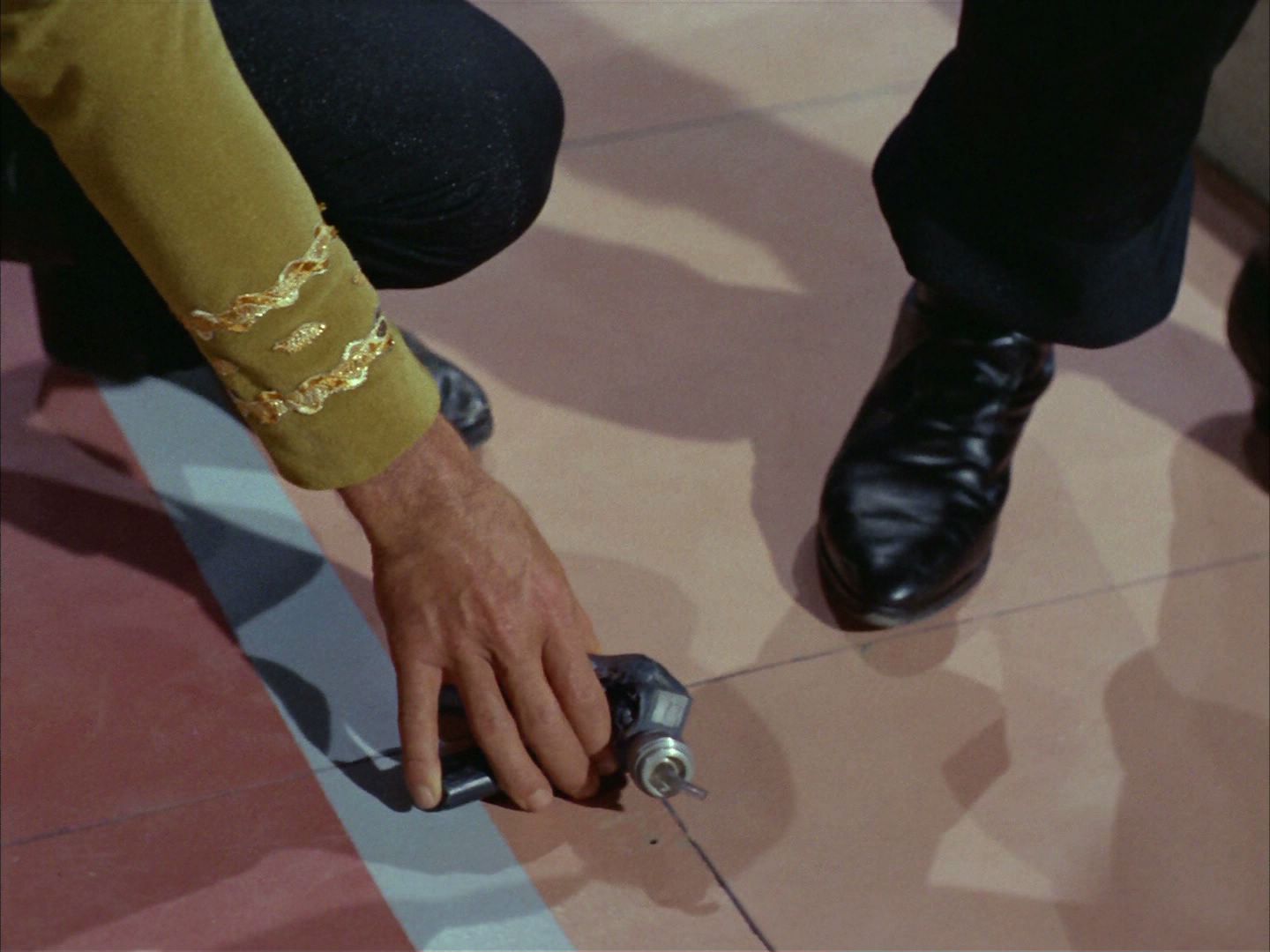 ariane179254_StarTrek_2x02_WhoMournsForAdonais_0529.jpg