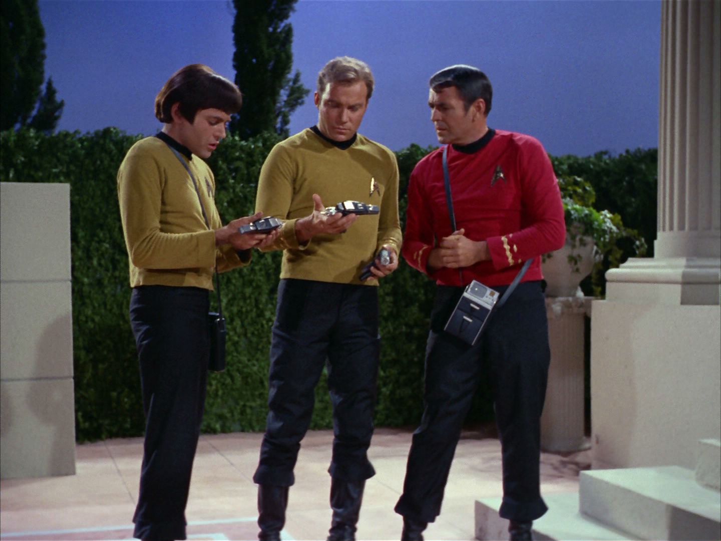 ariane179254_StarTrek_2x02_WhoMournsForAdonais_0540.jpg