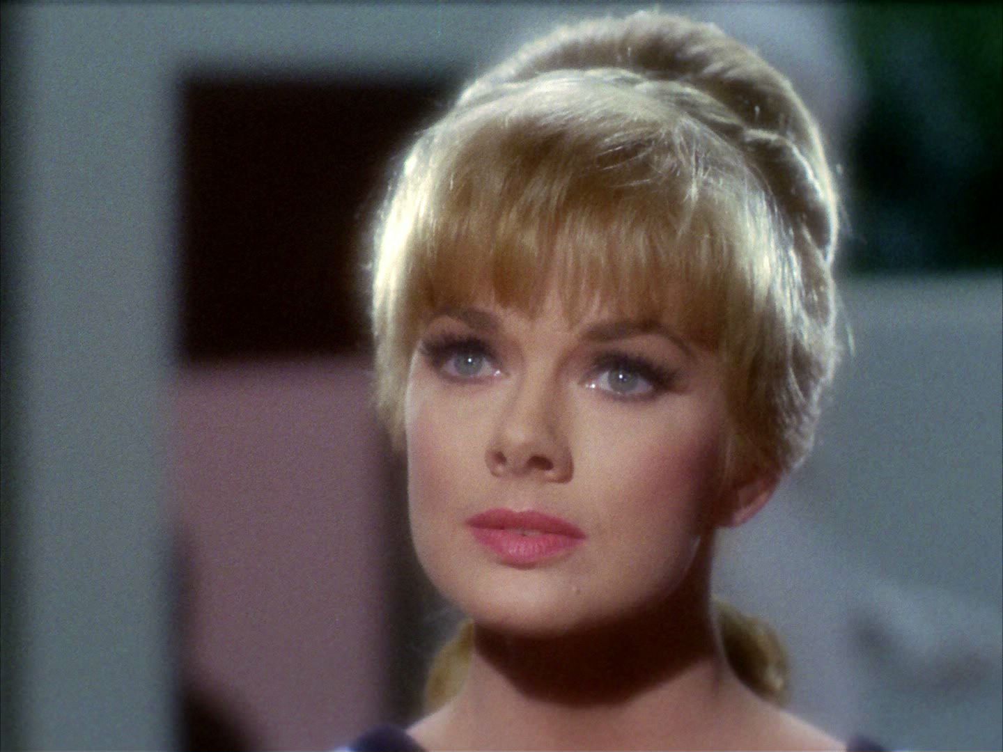 ariane179254_StarTrek_2x02_WhoMournsForAdonais_0546.jpg