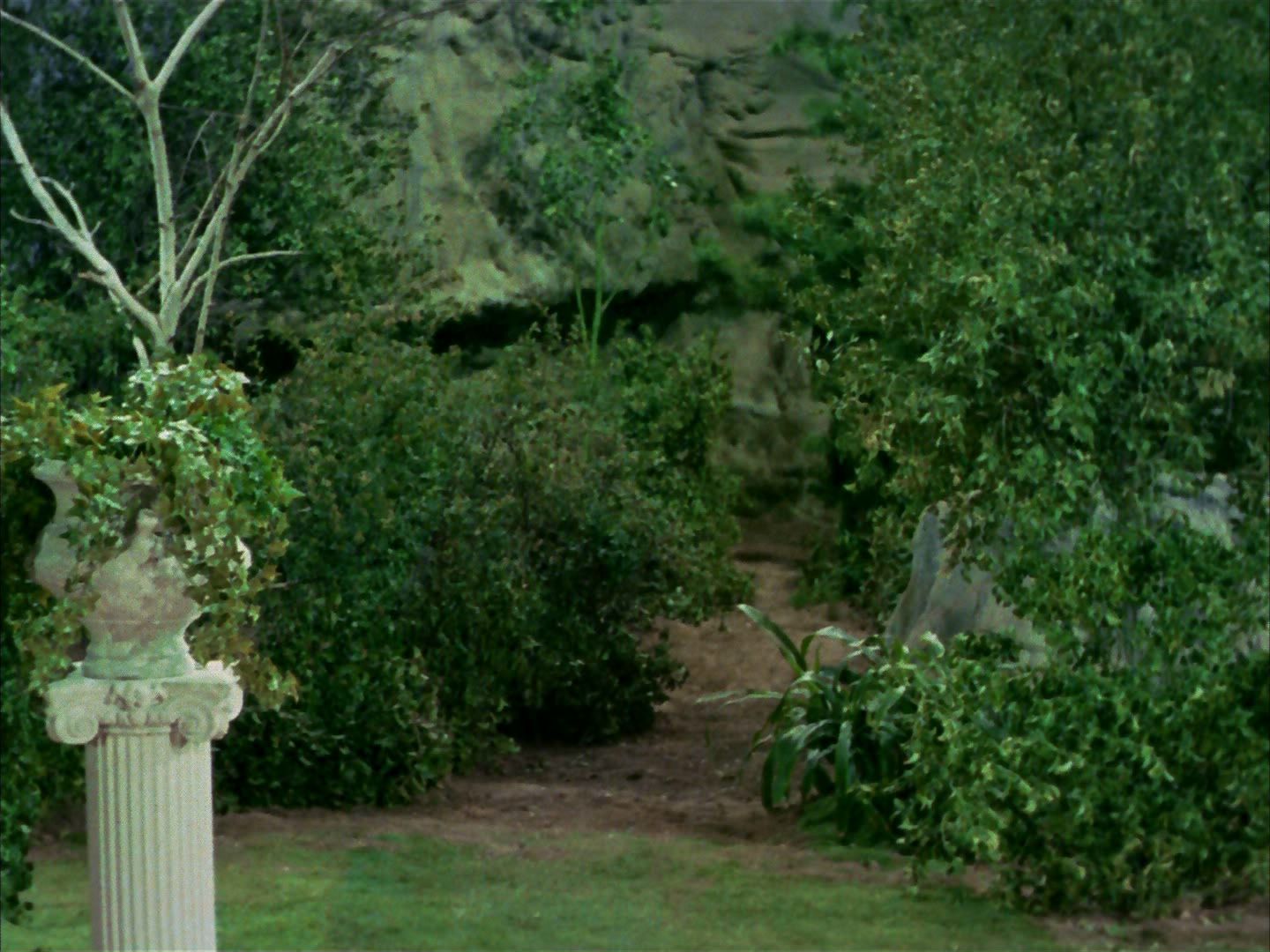 ariane179254_StarTrek_2x02_WhoMournsForAdonais_0584.jpg