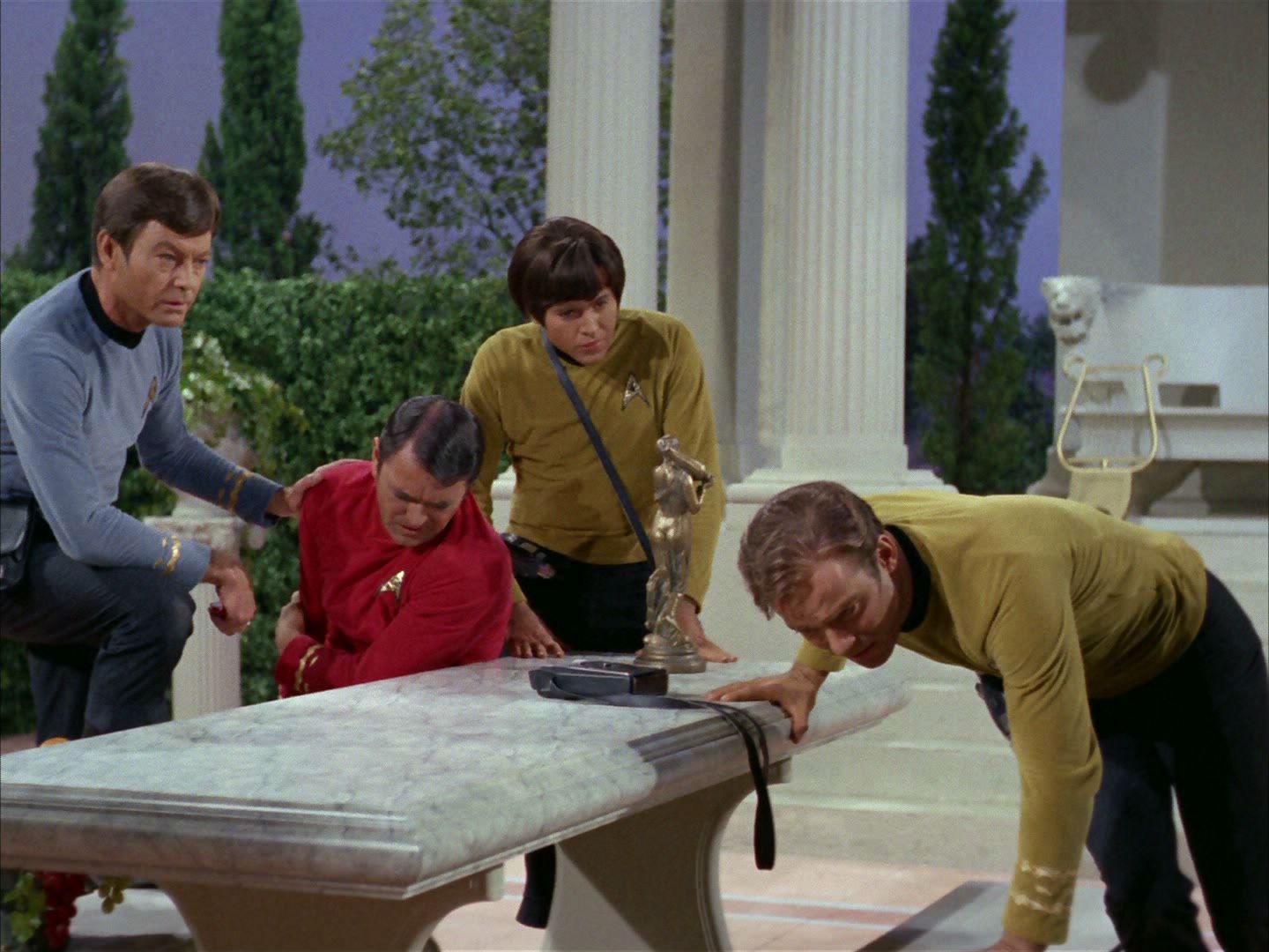 ariane179254_StarTrek_2x02_WhoMournsForAdonais_0866.jpg