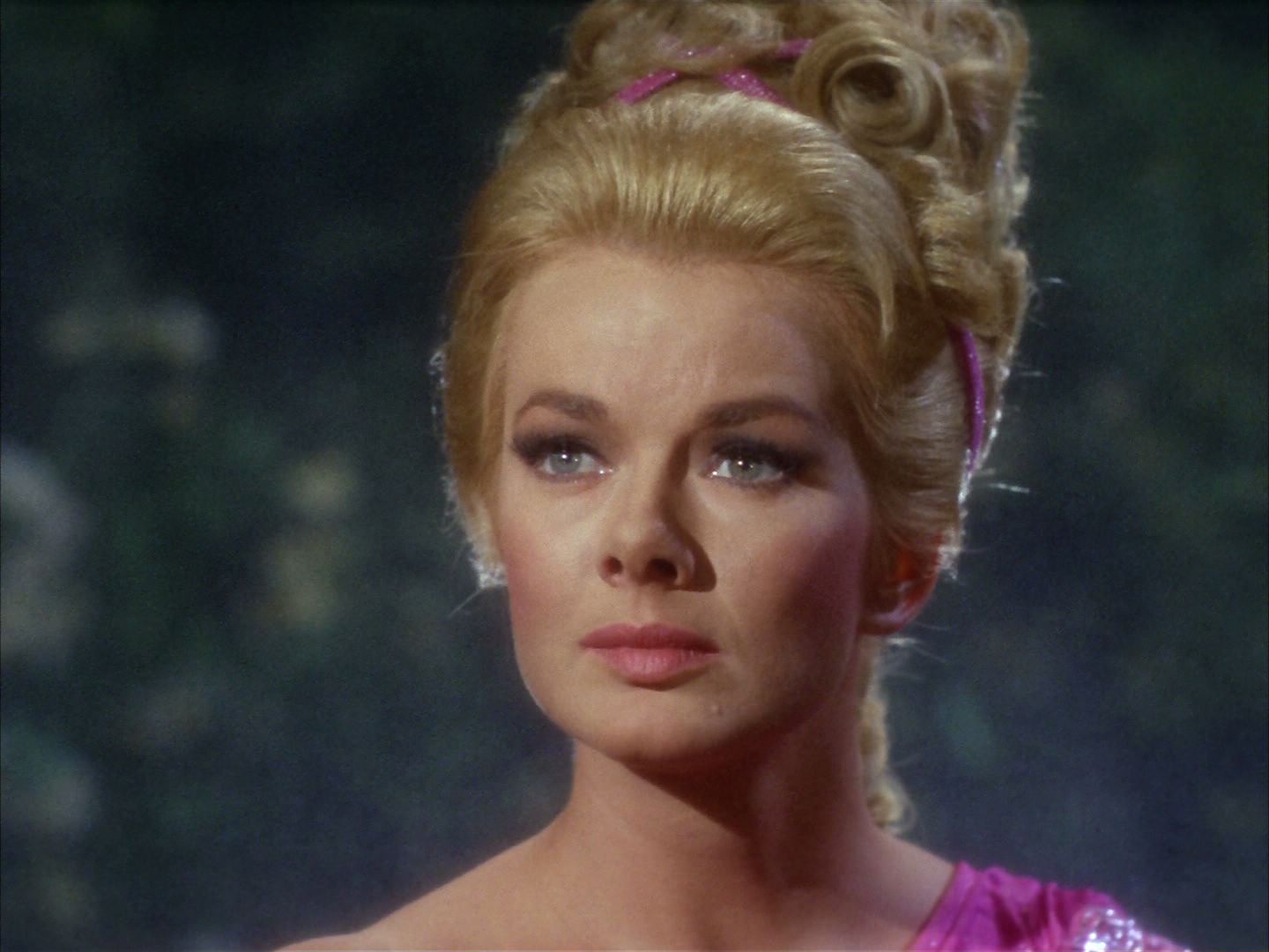 ariane179254_StarTrek_2x02_WhoMournsForAdonais_1071.jpg