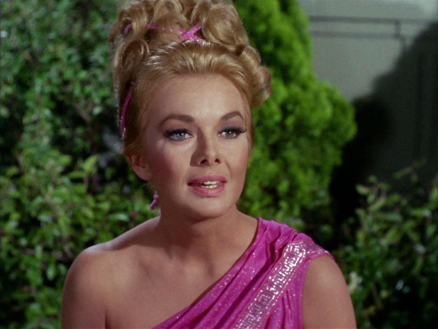 ariane179254_StarTrek_2x02_WhoMournsForAdonais_1119.jpg