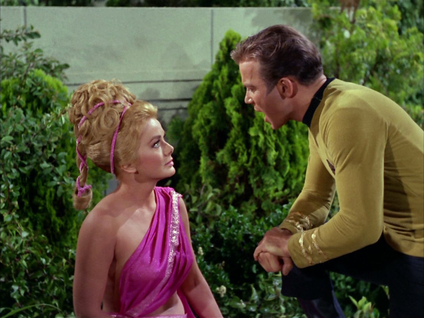 ariane179254_StarTrek_2x02_WhoMournsForAdonais_1143.jpg