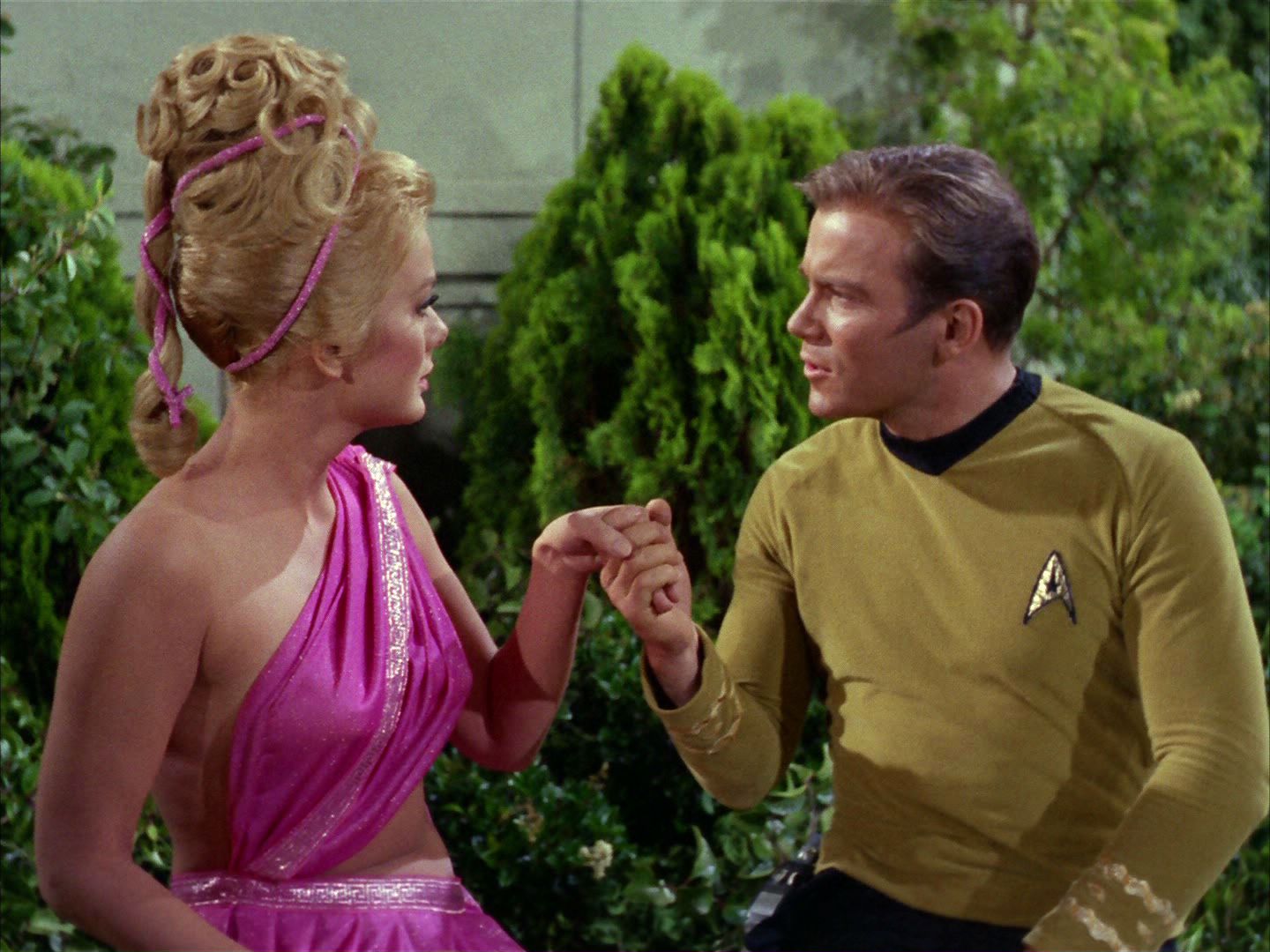 ariane179254_StarTrek_2x02_WhoMournsForAdonais_1169.jpg