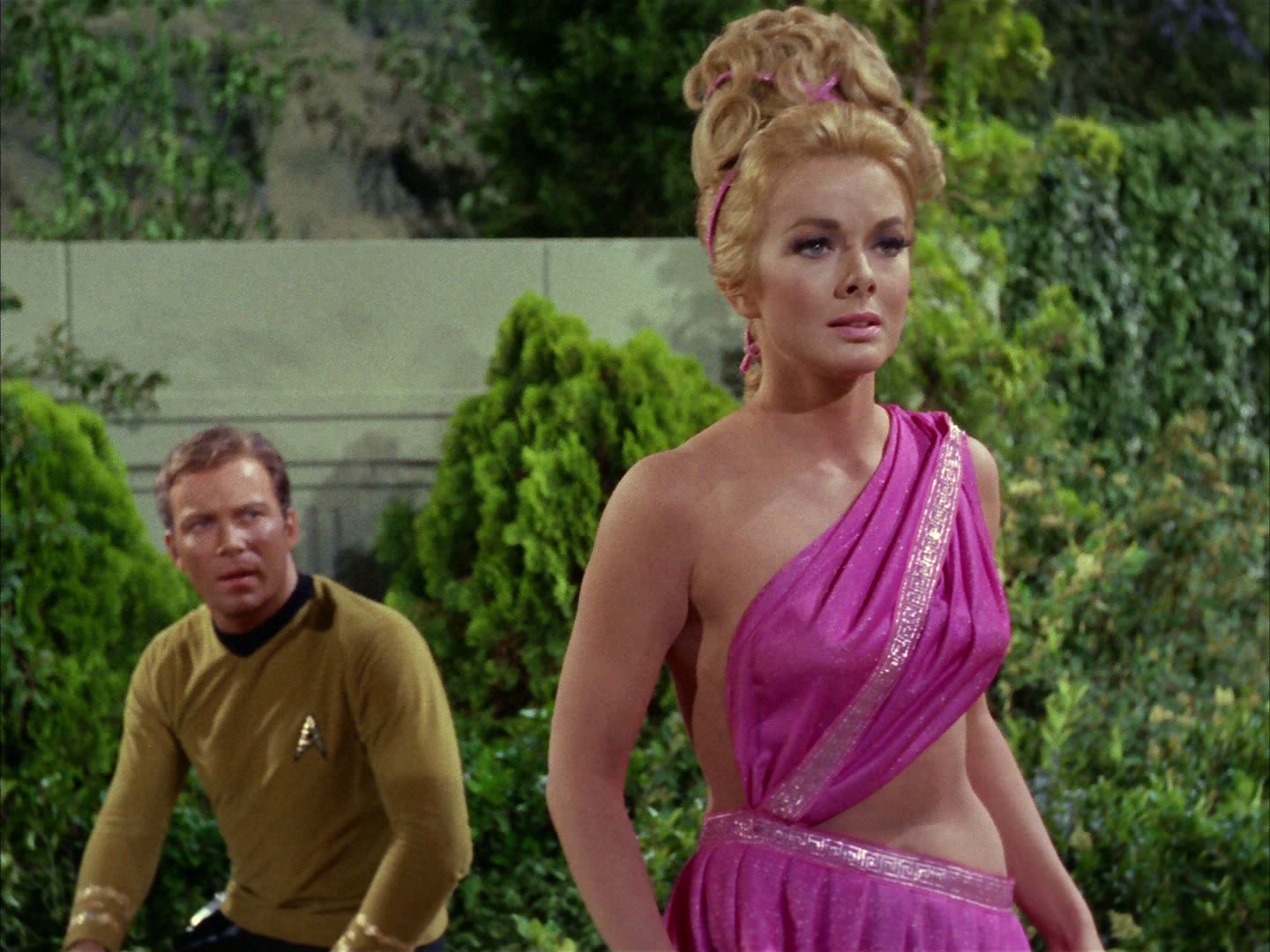 ariane179254_StarTrek_2x02_WhoMournsForAdonais_1194.jpg