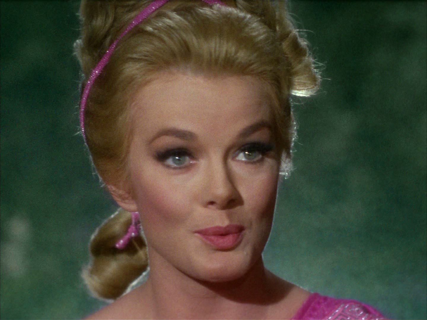 ariane179254_StarTrek_2x02_WhoMournsForAdonais_1266.jpg