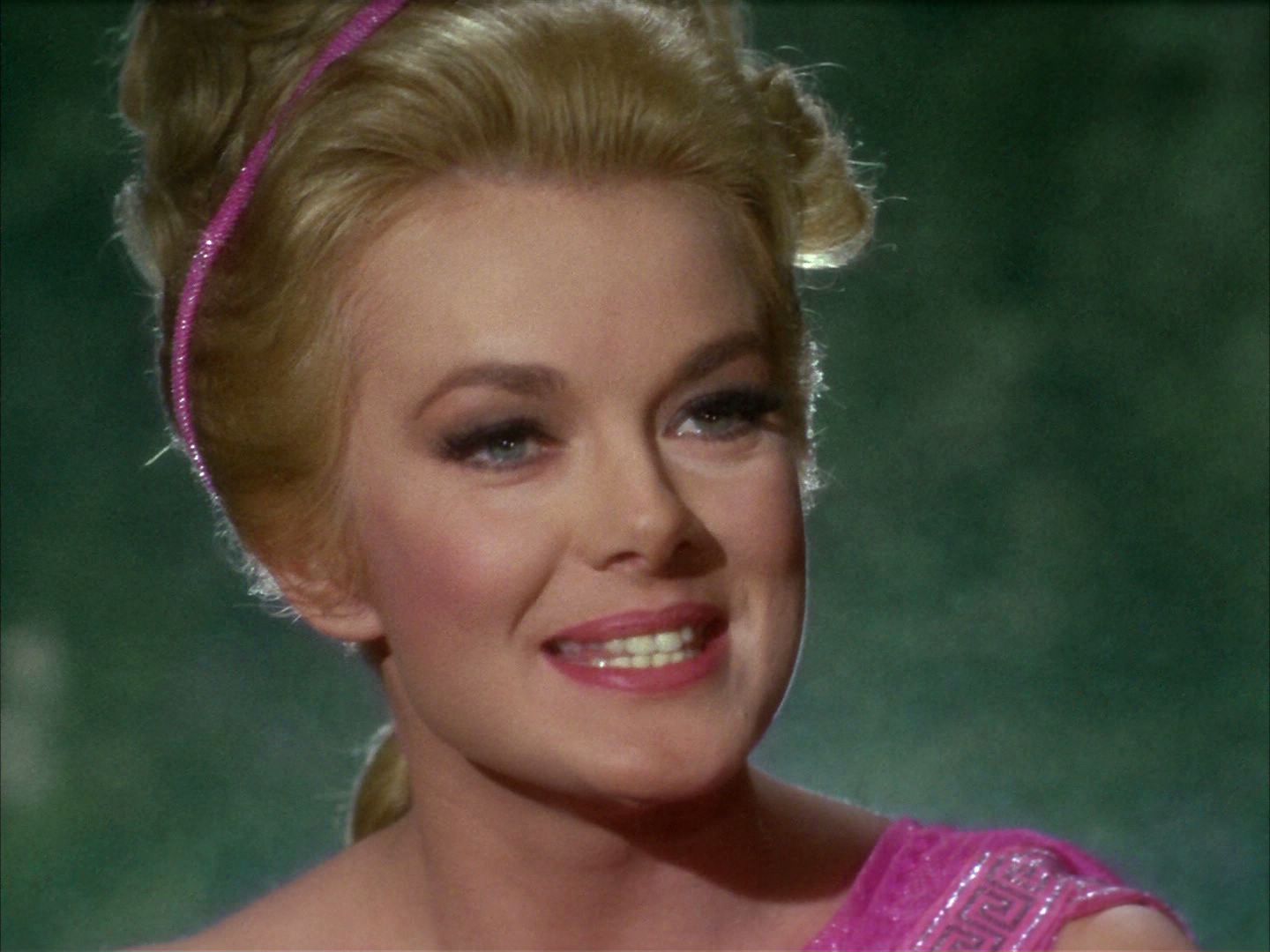 ariane179254_StarTrek_2x02_WhoMournsForAdonais_1275.jpg