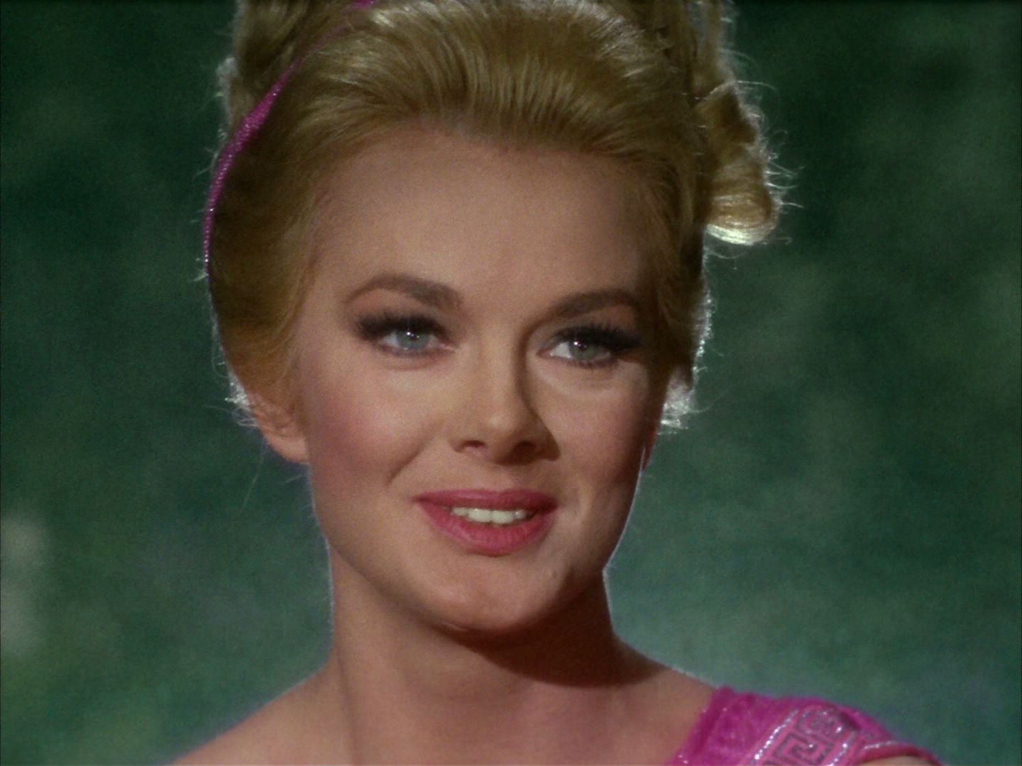 ariane179254_StarTrek_2x02_WhoMournsForAdonais_1281.jpg