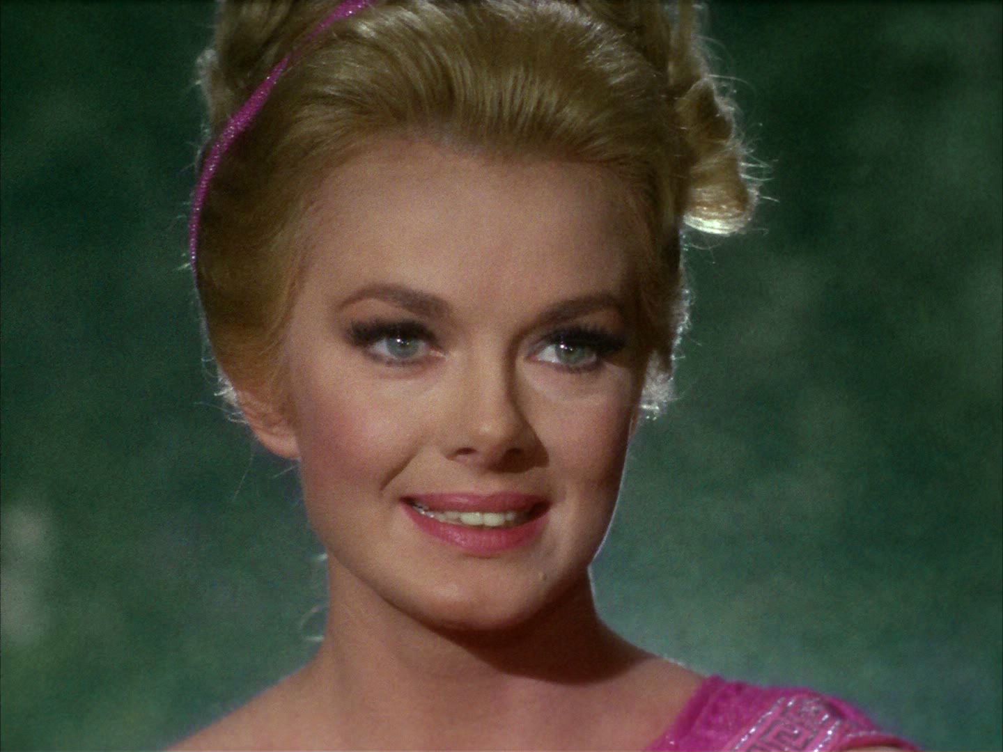 ariane179254_StarTrek_2x02_WhoMournsForAdonais_1282.jpg