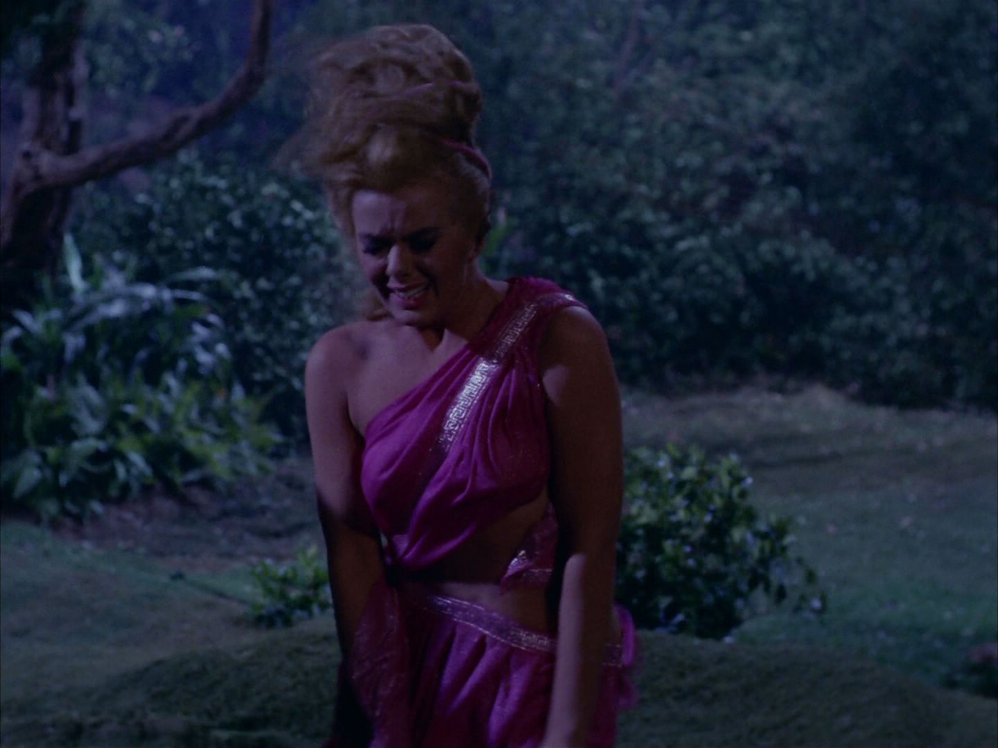 ariane179254_StarTrek_2x02_WhoMournsForAdonais_1336.jpg