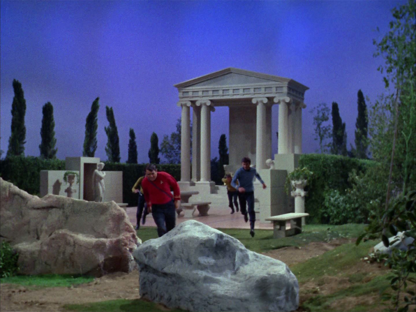 ariane179254_StarTrek_2x02_WhoMournsForAdonais_1349.jpg