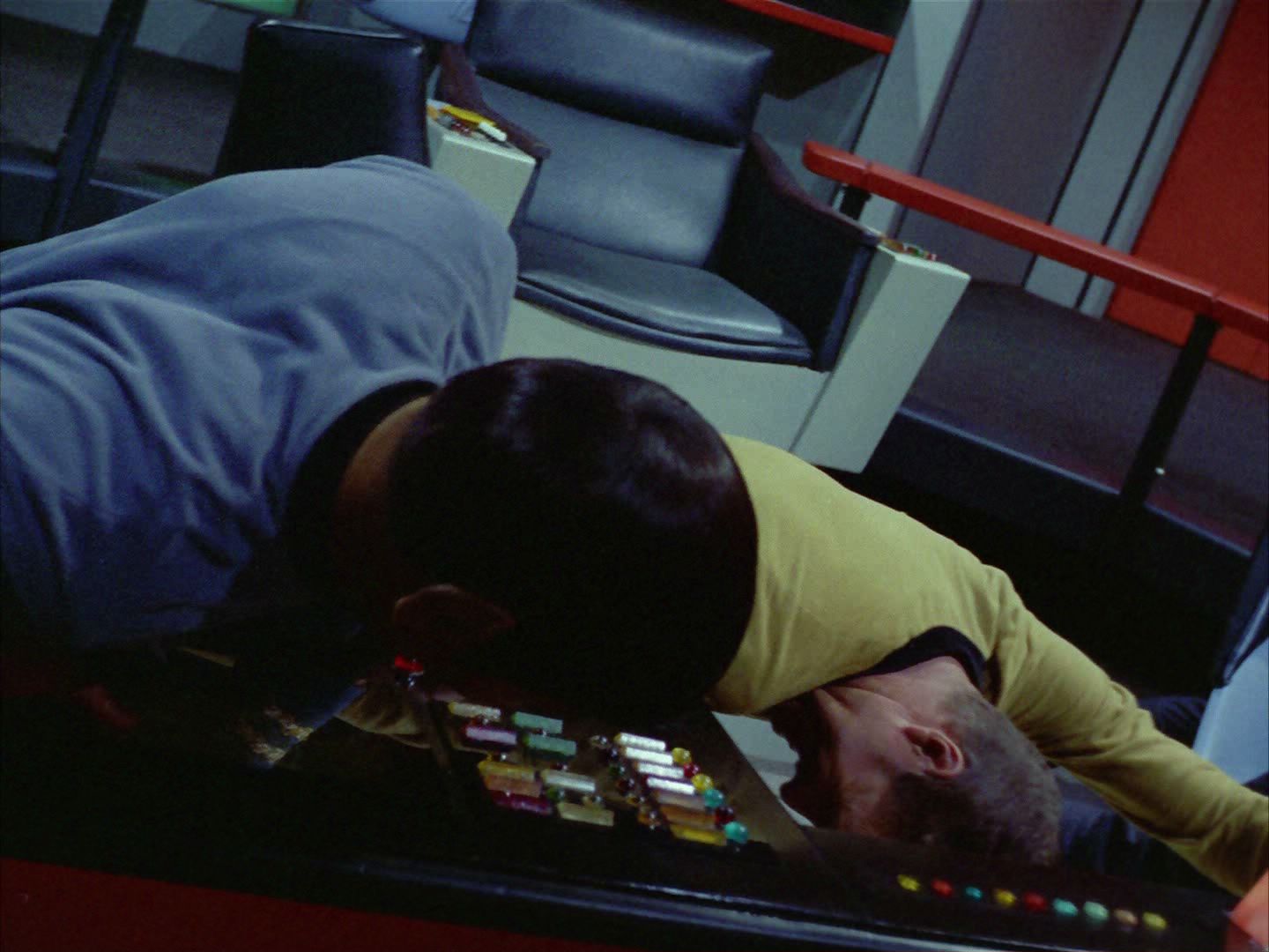 ariane179254_StarTrek_2x03_TheChangeling_0061.jpg