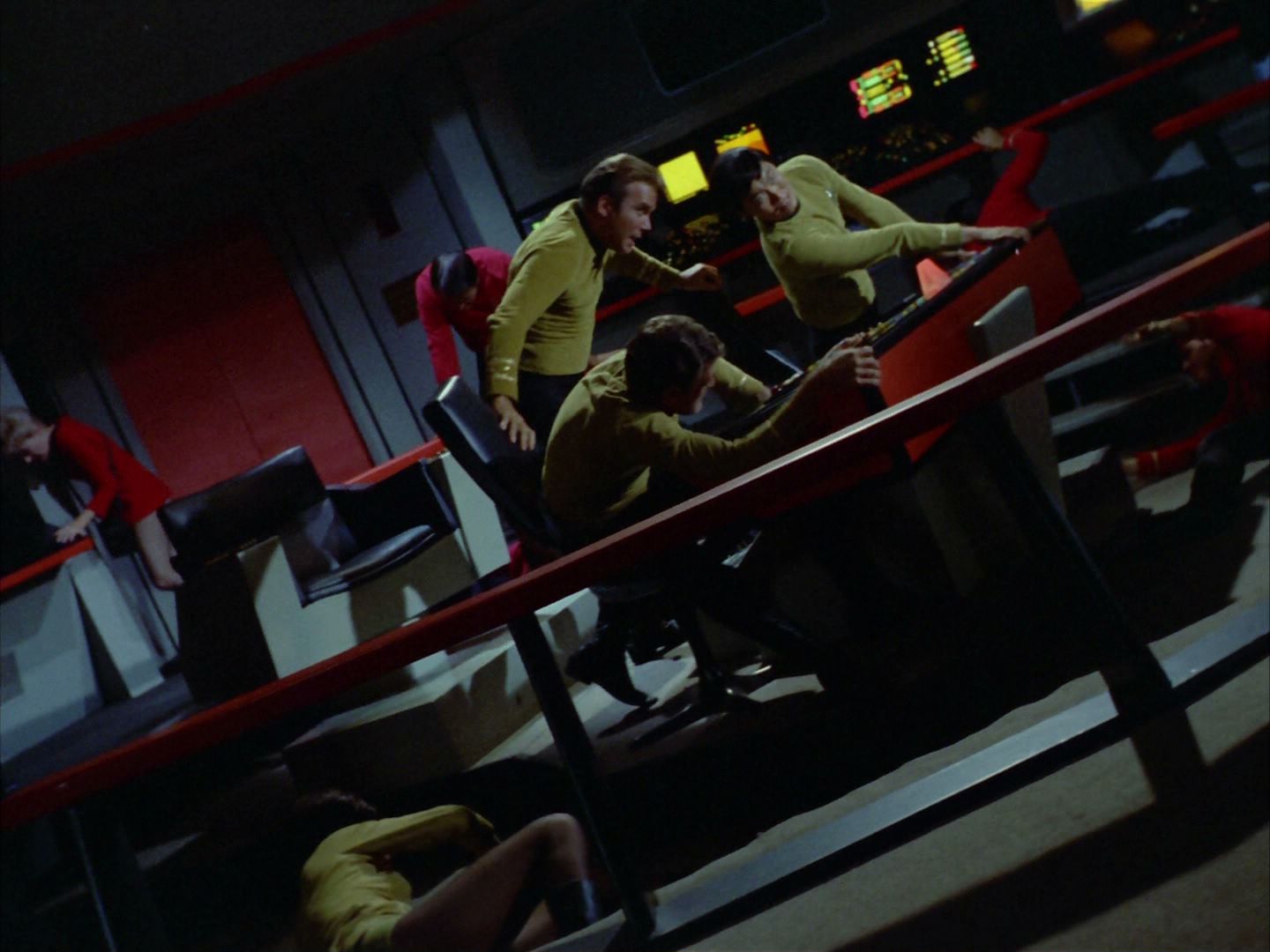 ariane179254_StarTrek_2x03_TheChangeling_0064.jpg