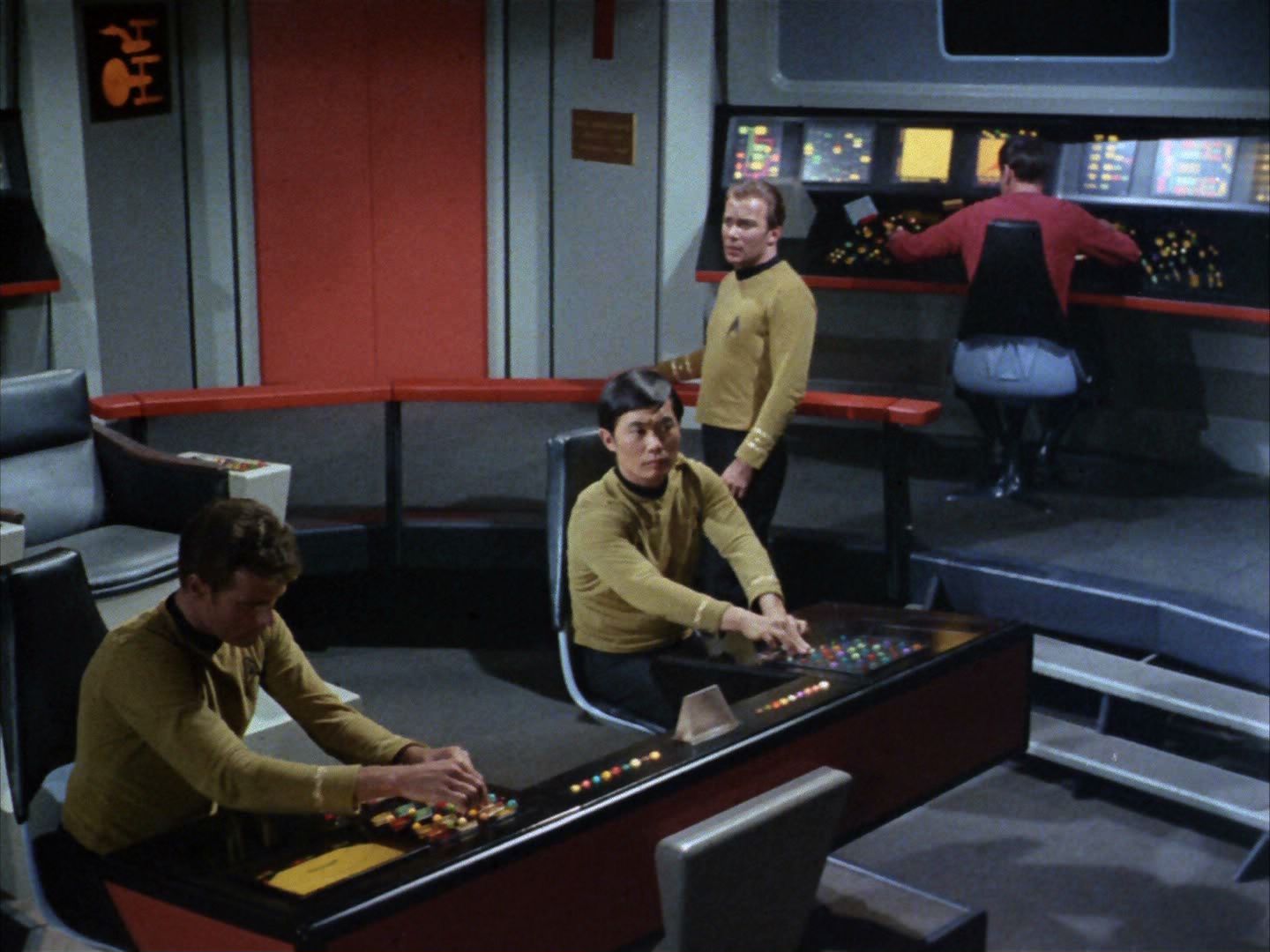ariane179254_StarTrek_2x03_TheChangeling_0073.jpg