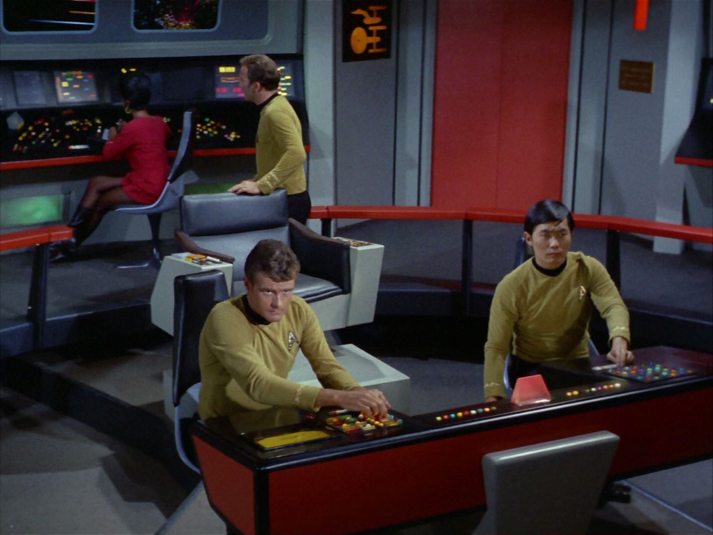 ariane179254_StarTrek_2x03_TheChangeling_0078.jpg