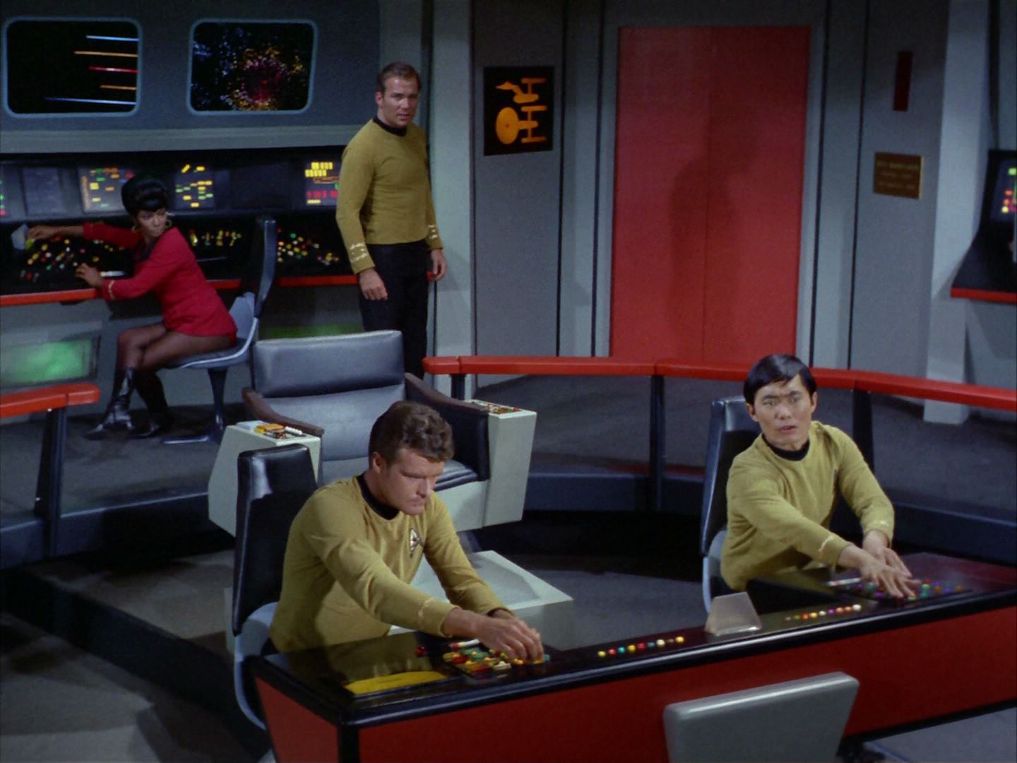 ariane179254_StarTrek_2x03_TheChangeling_0100.jpg
