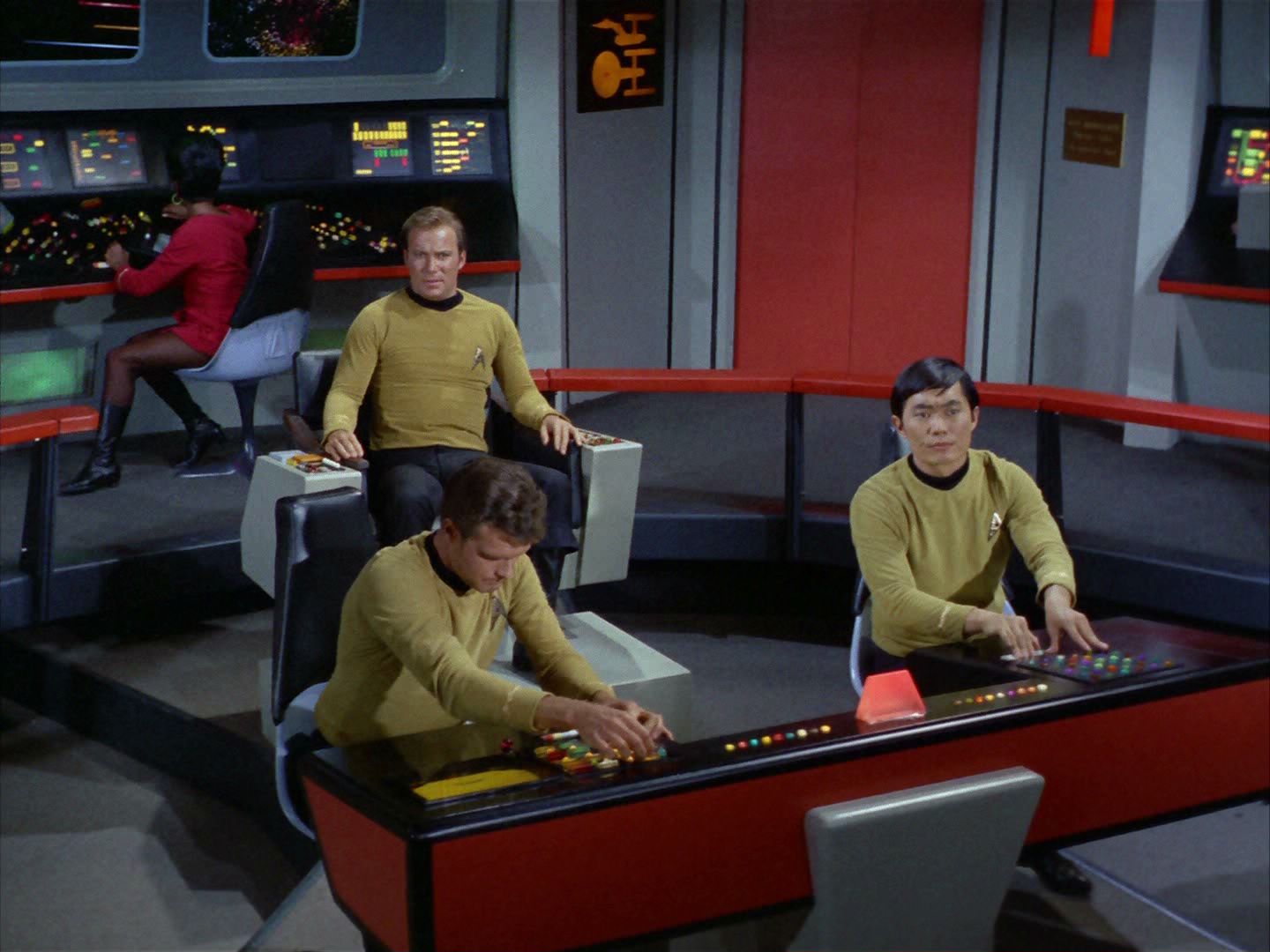 ariane179254_StarTrek_2x03_TheChangeling_0139.jpg