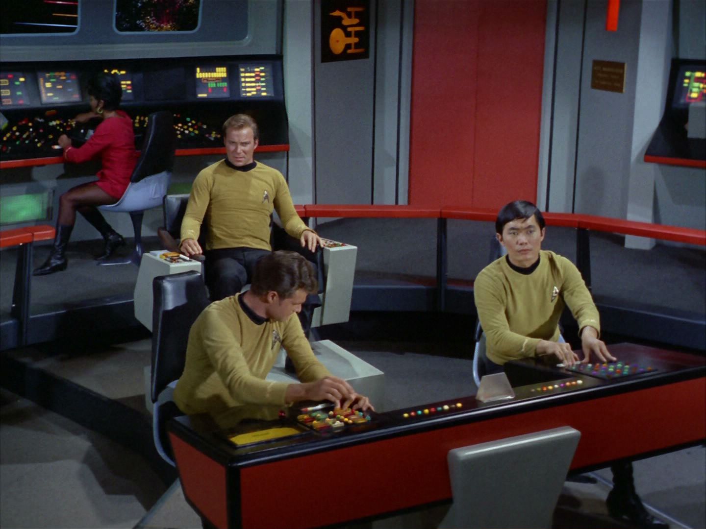 ariane179254_StarTrek_2x03_TheChangeling_0140.jpg