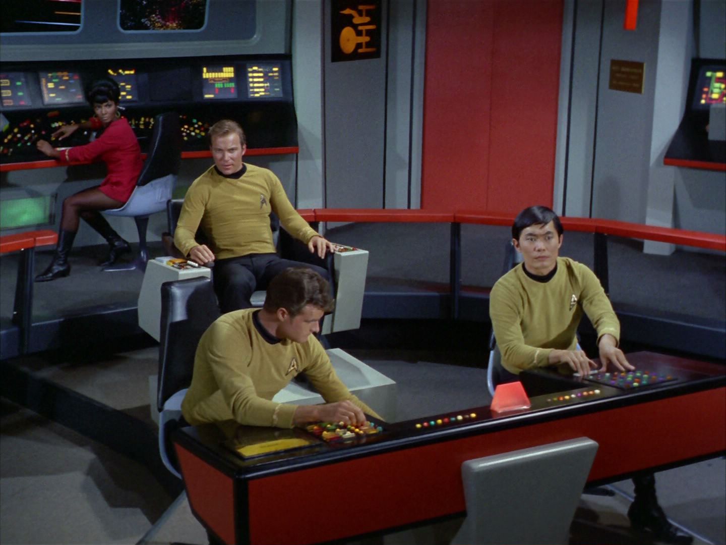 ariane179254_StarTrek_2x03_TheChangeling_0146.jpg