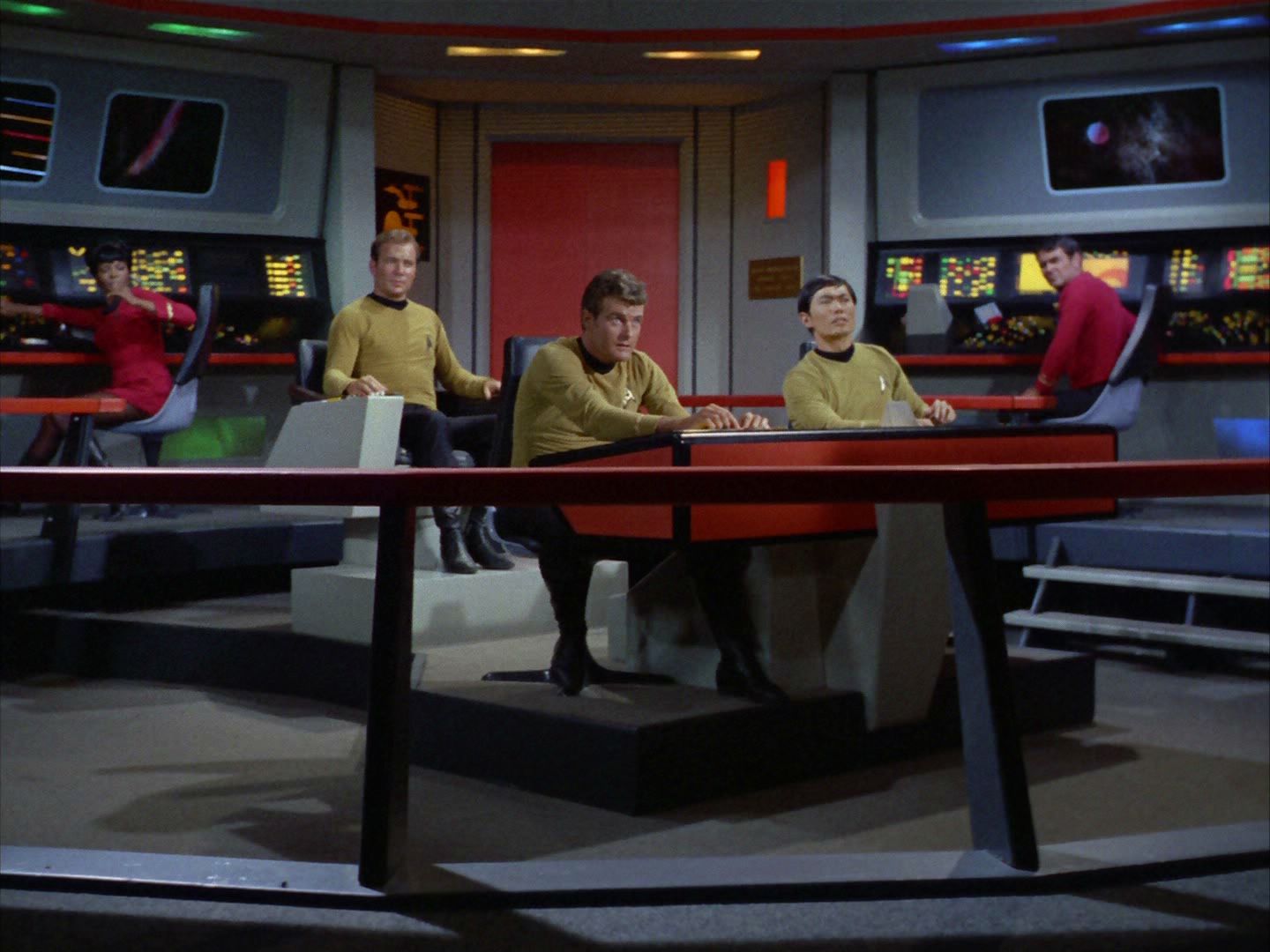 ariane179254_StarTrek_2x03_TheChangeling_0158.jpg