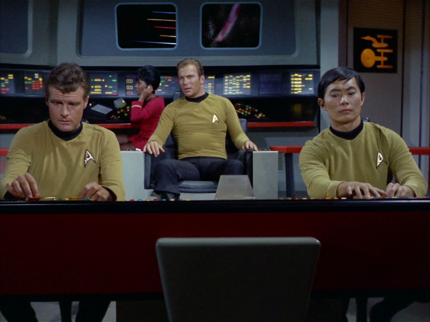 ariane179254_StarTrek_2x03_TheChangeling_0225.jpg