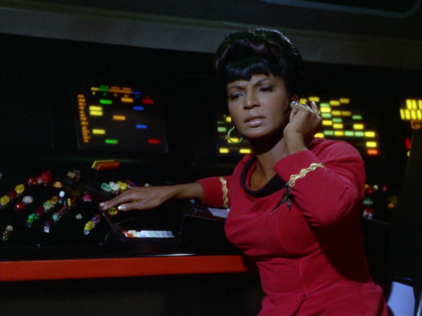 ariane179254_StarTrek_2x03_TheChangeling_0251.jpg