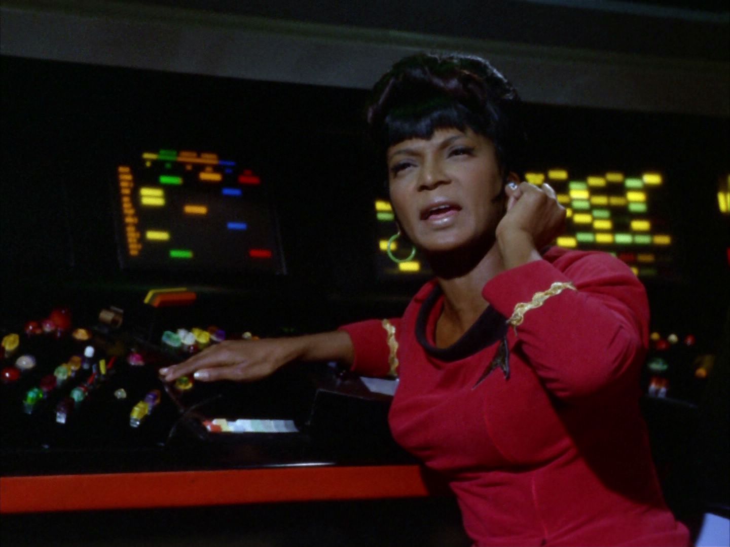 ariane179254_StarTrek_2x03_TheChangeling_0255.jpg