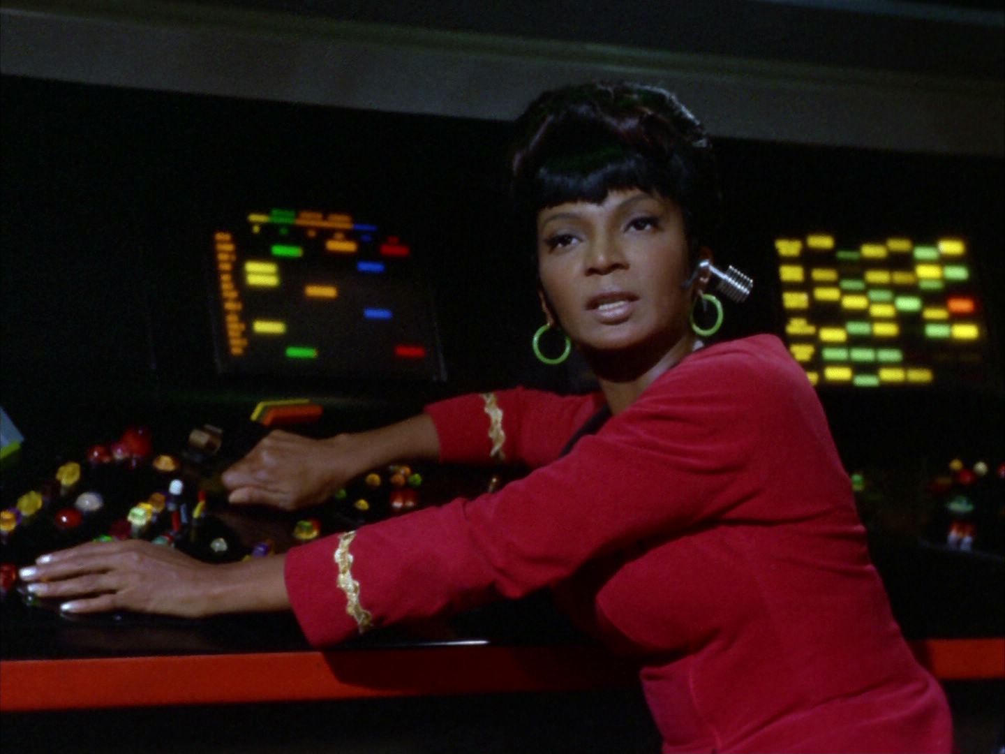 ariane179254_StarTrek_2x03_TheChangeling_0290.jpg
