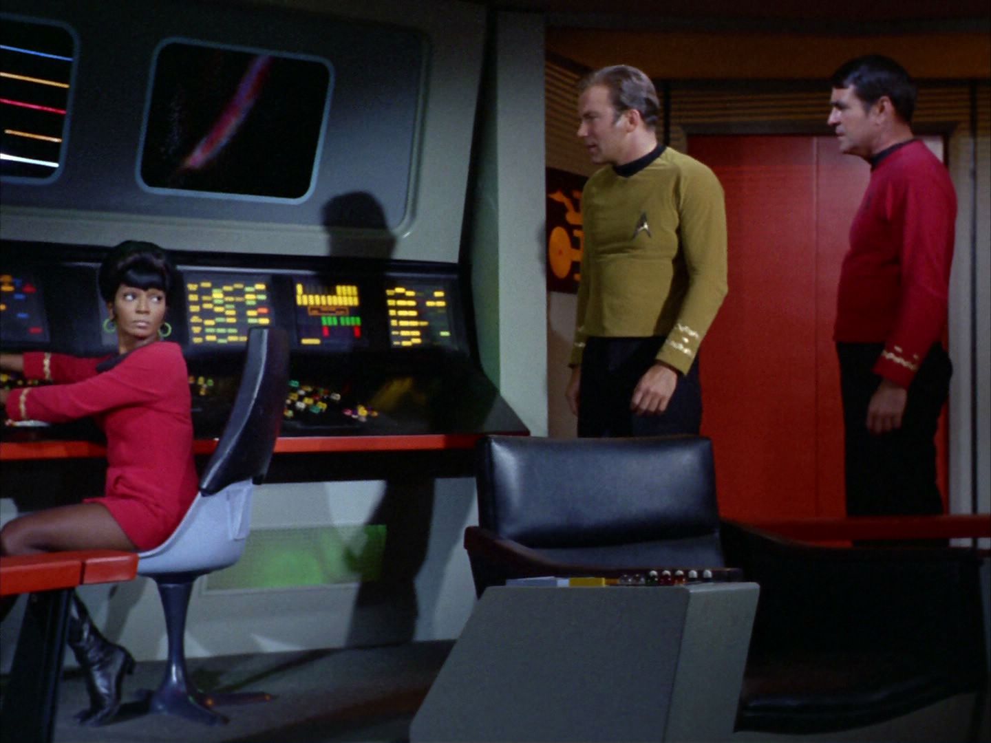ariane179254_StarTrek_2x03_TheChangeling_0318.jpg