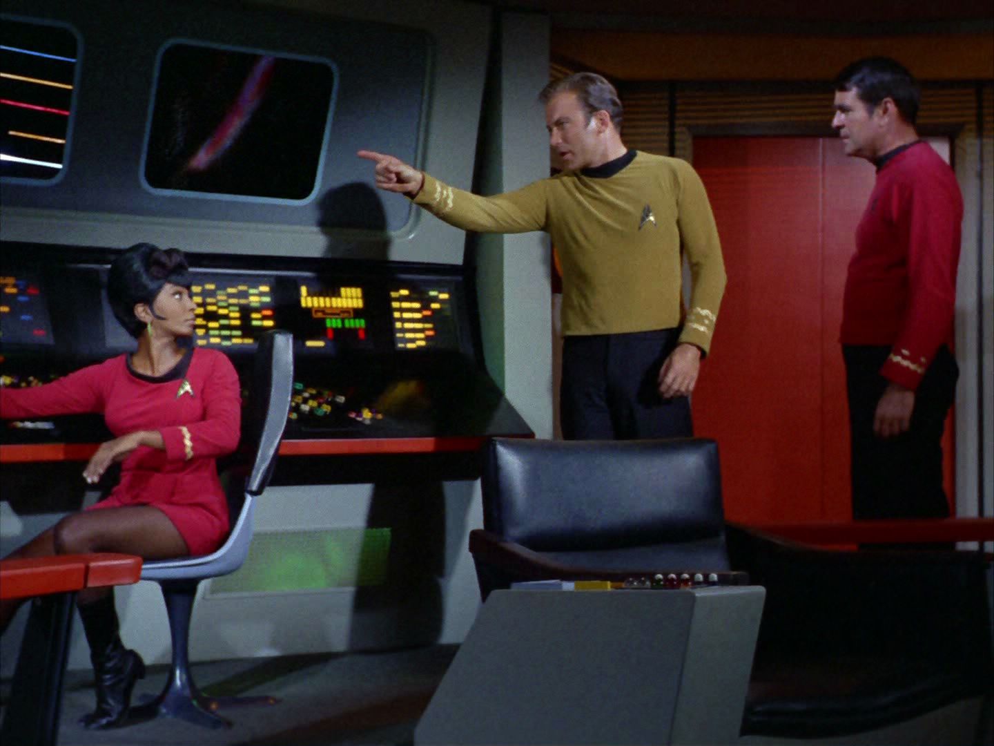 ariane179254_StarTrek_2x03_TheChangeling_0319.jpg