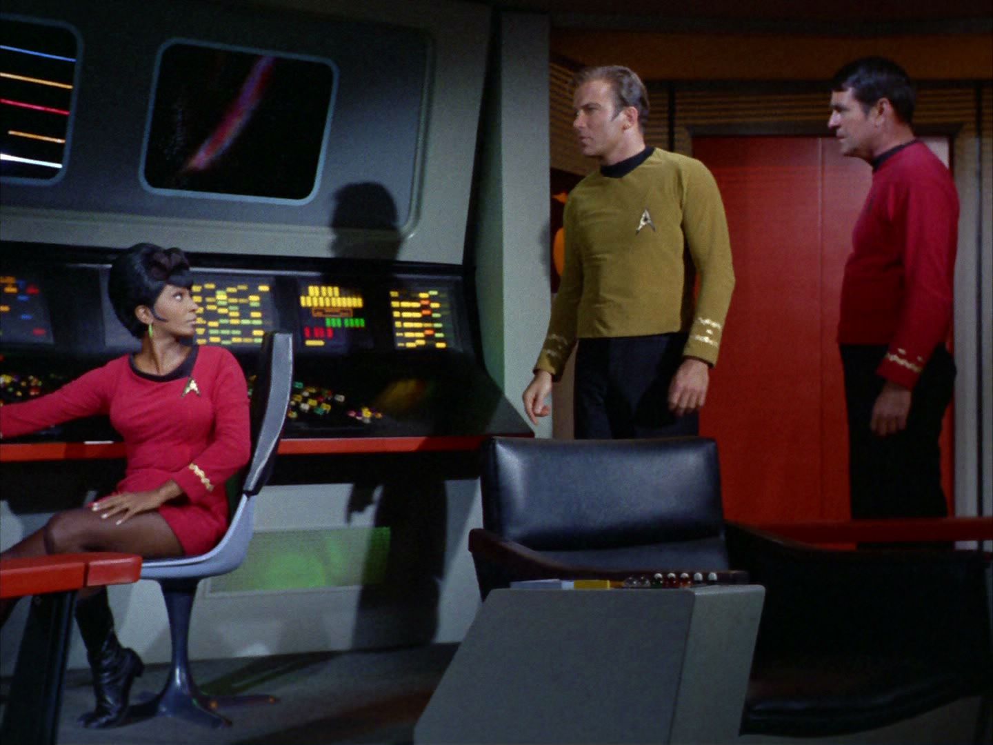 ariane179254_StarTrek_2x03_TheChangeling_0320.jpg