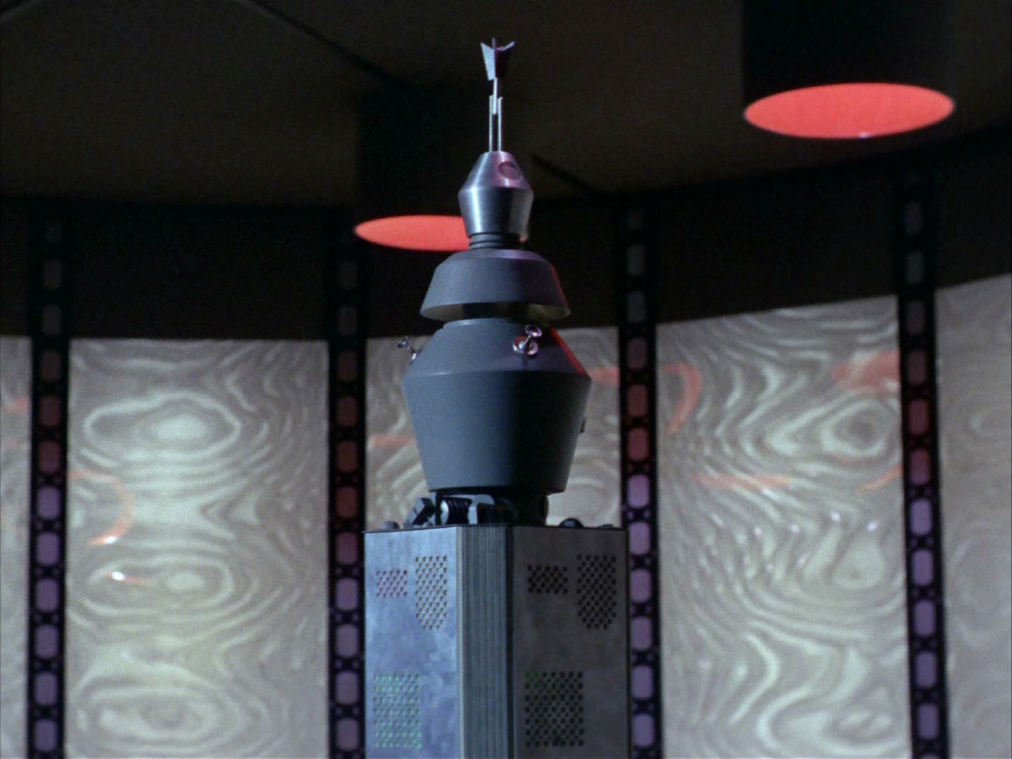 ariane179254_StarTrek_2x03_TheChangeling_0361.jpg