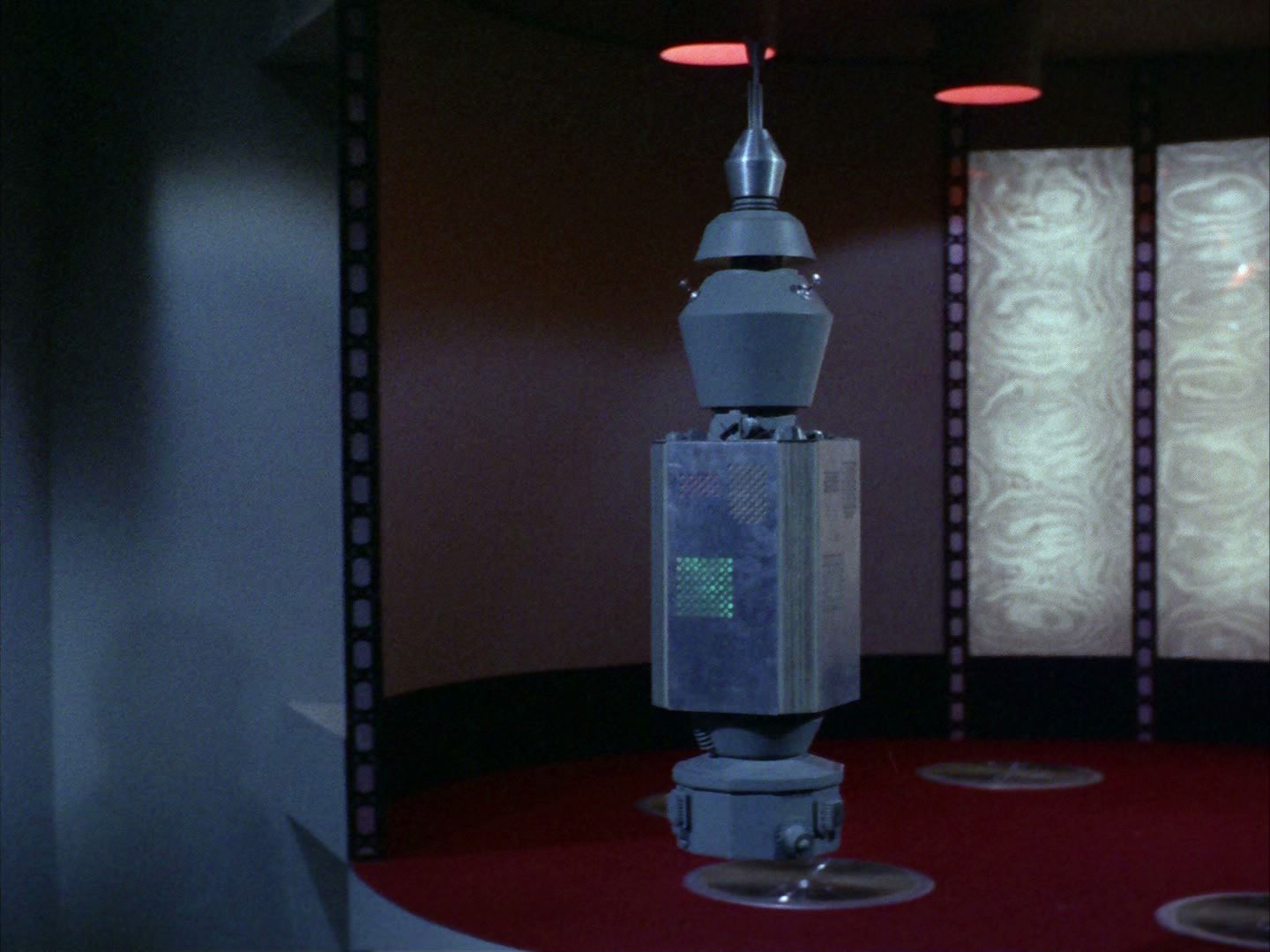 ariane179254_StarTrek_2x03_TheChangeling_0409.jpg