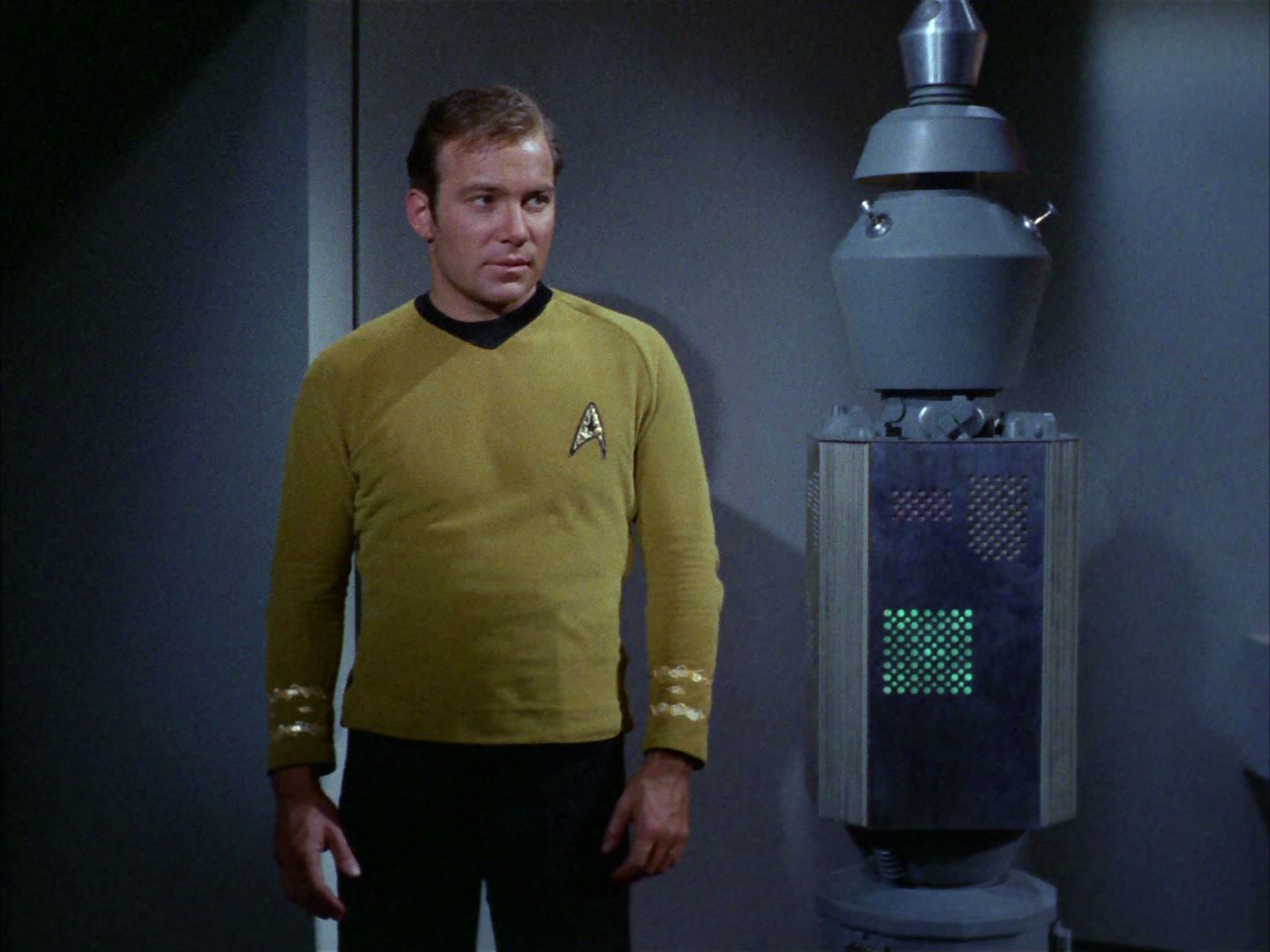 ariane179254_StarTrek_2x03_TheChangeling_0420.jpg