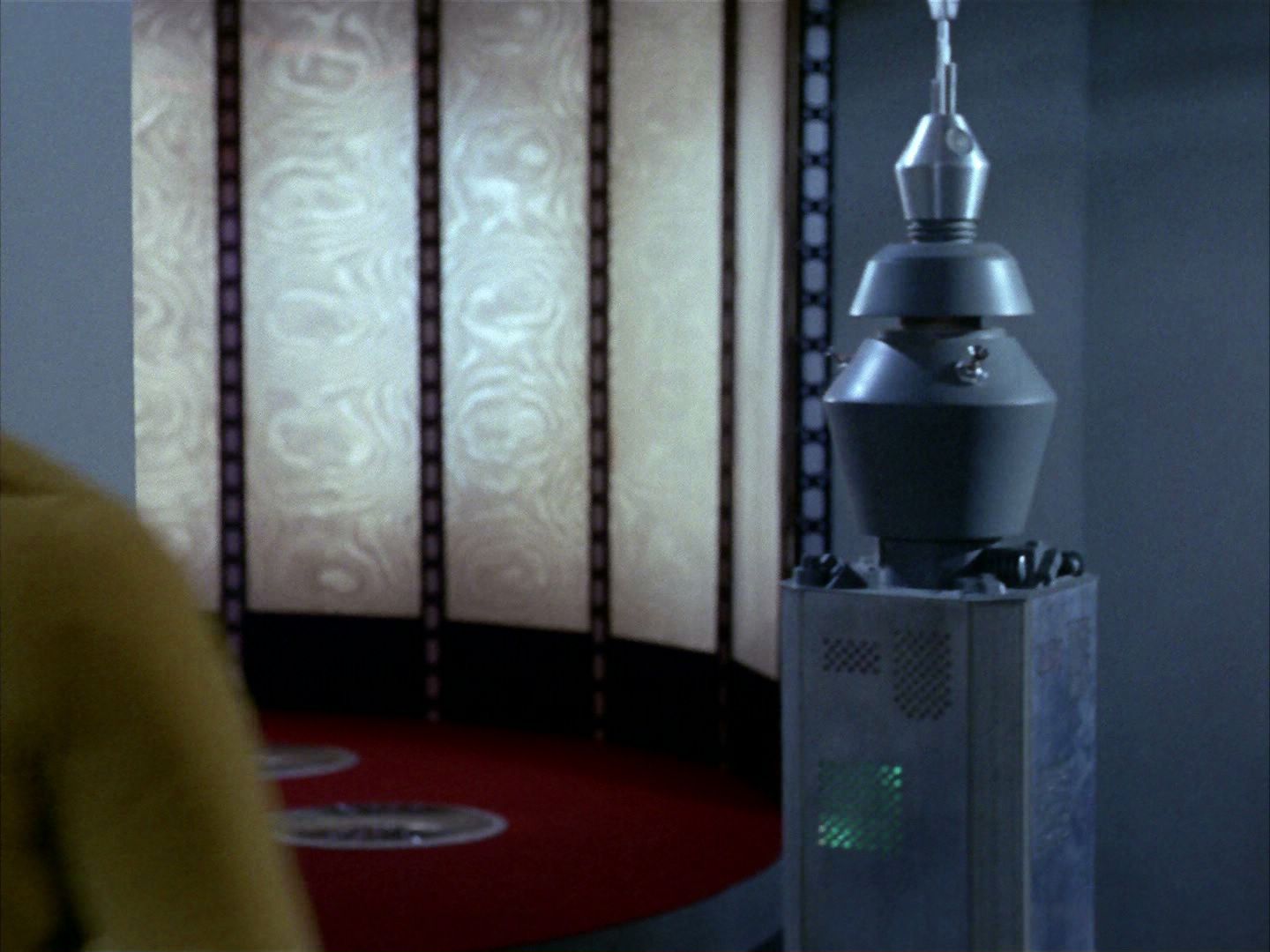 ariane179254_StarTrek_2x03_TheChangeling_0422.jpg