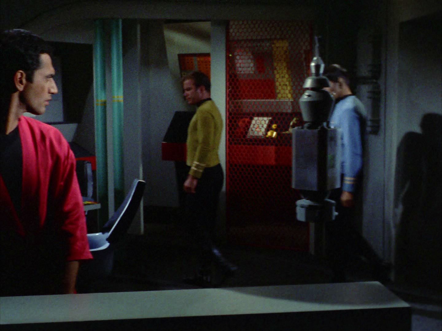 ariane179254_StarTrek_2x03_TheChangeling_0426.jpg