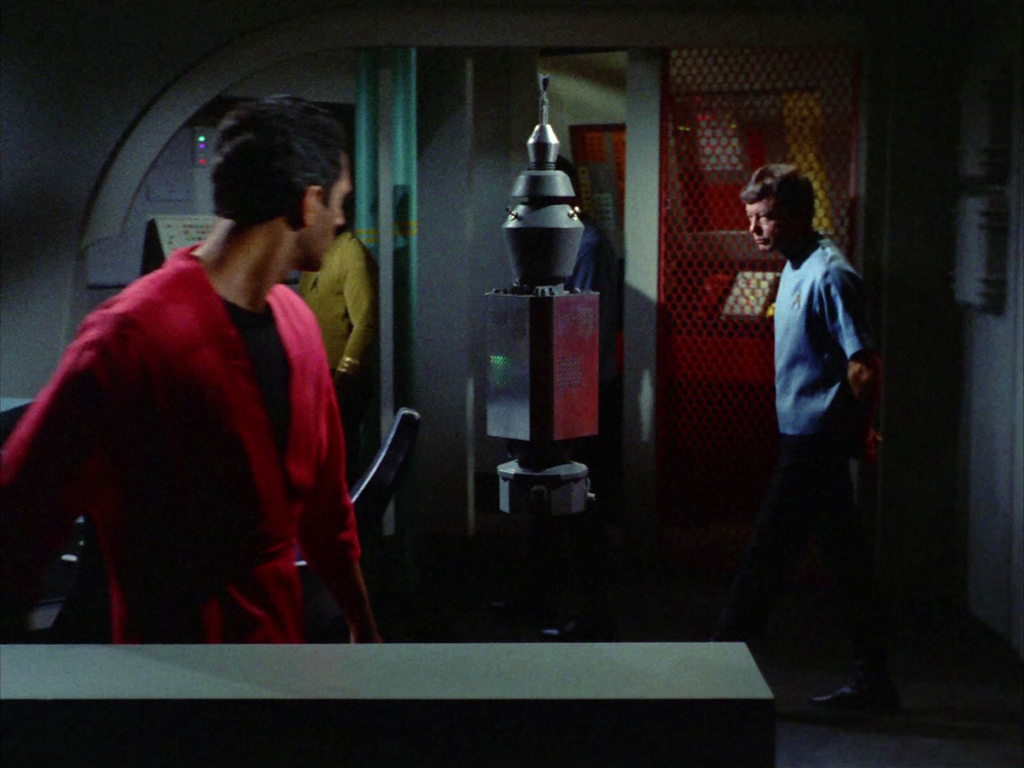 ariane179254_StarTrek_2x03_TheChangeling_0427.jpg