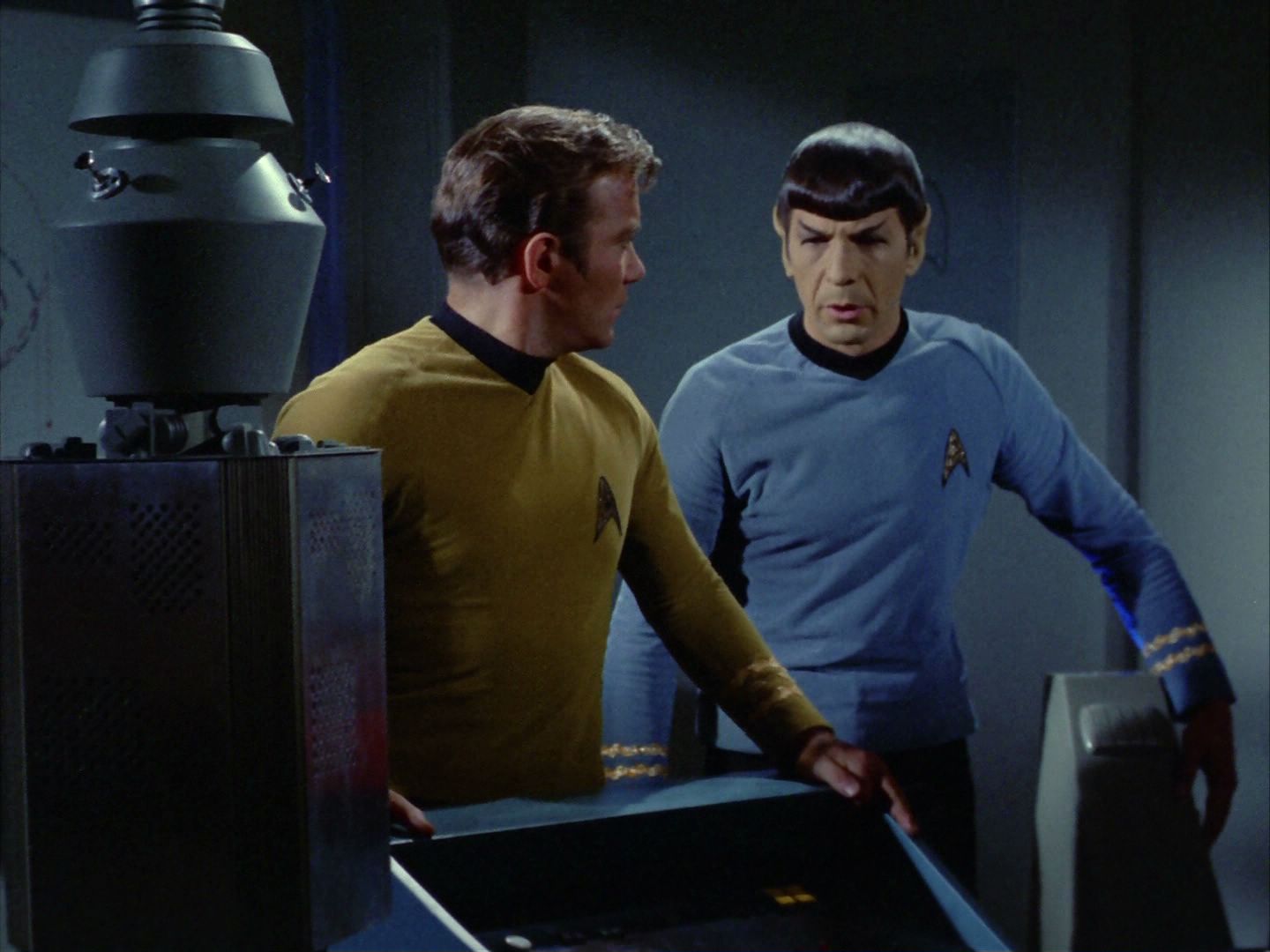 ariane179254_StarTrek_2x03_TheChangeling_0482.jpg