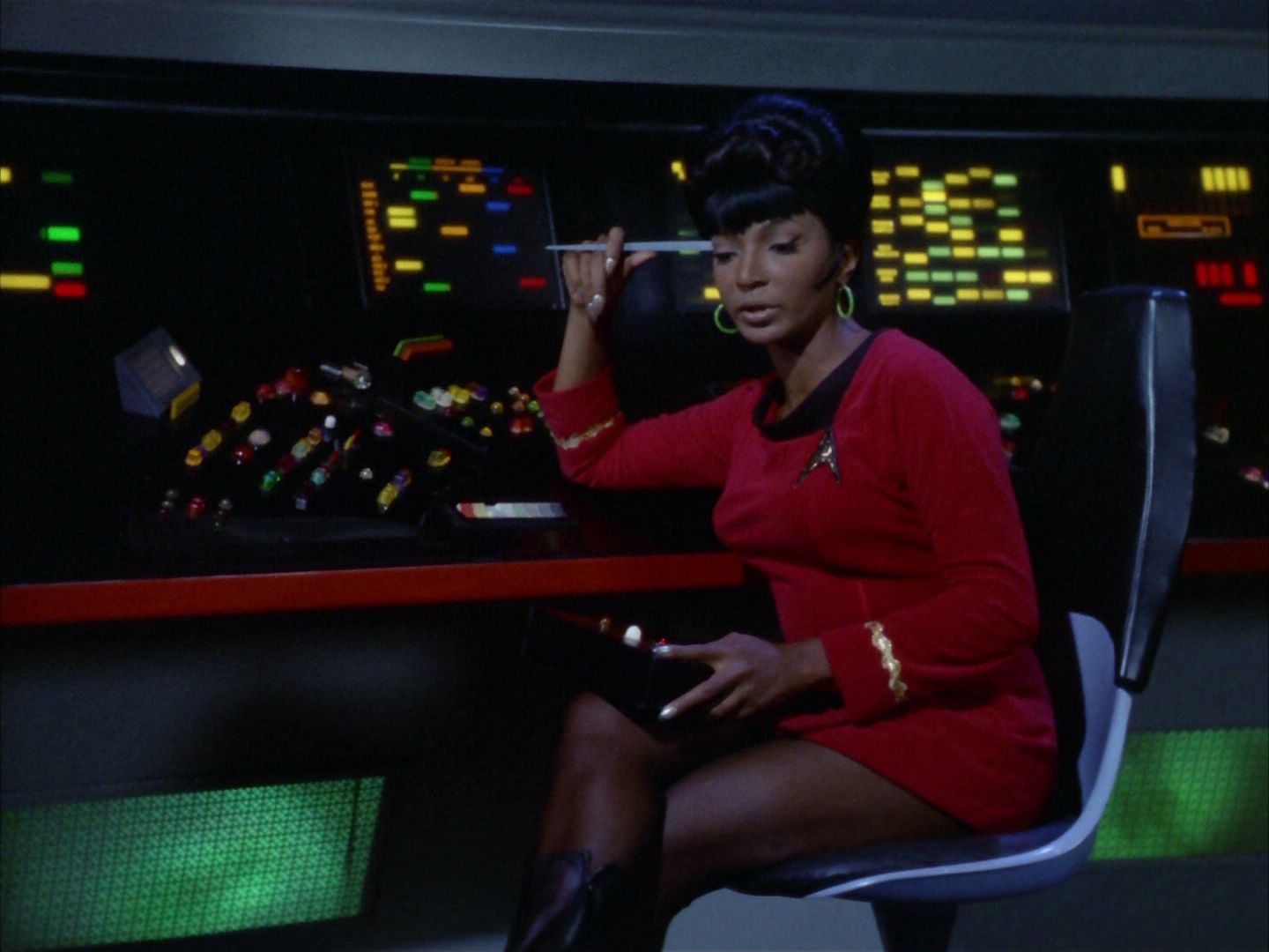 ariane179254_StarTrek_2x03_TheChangeling_0525.jpg
