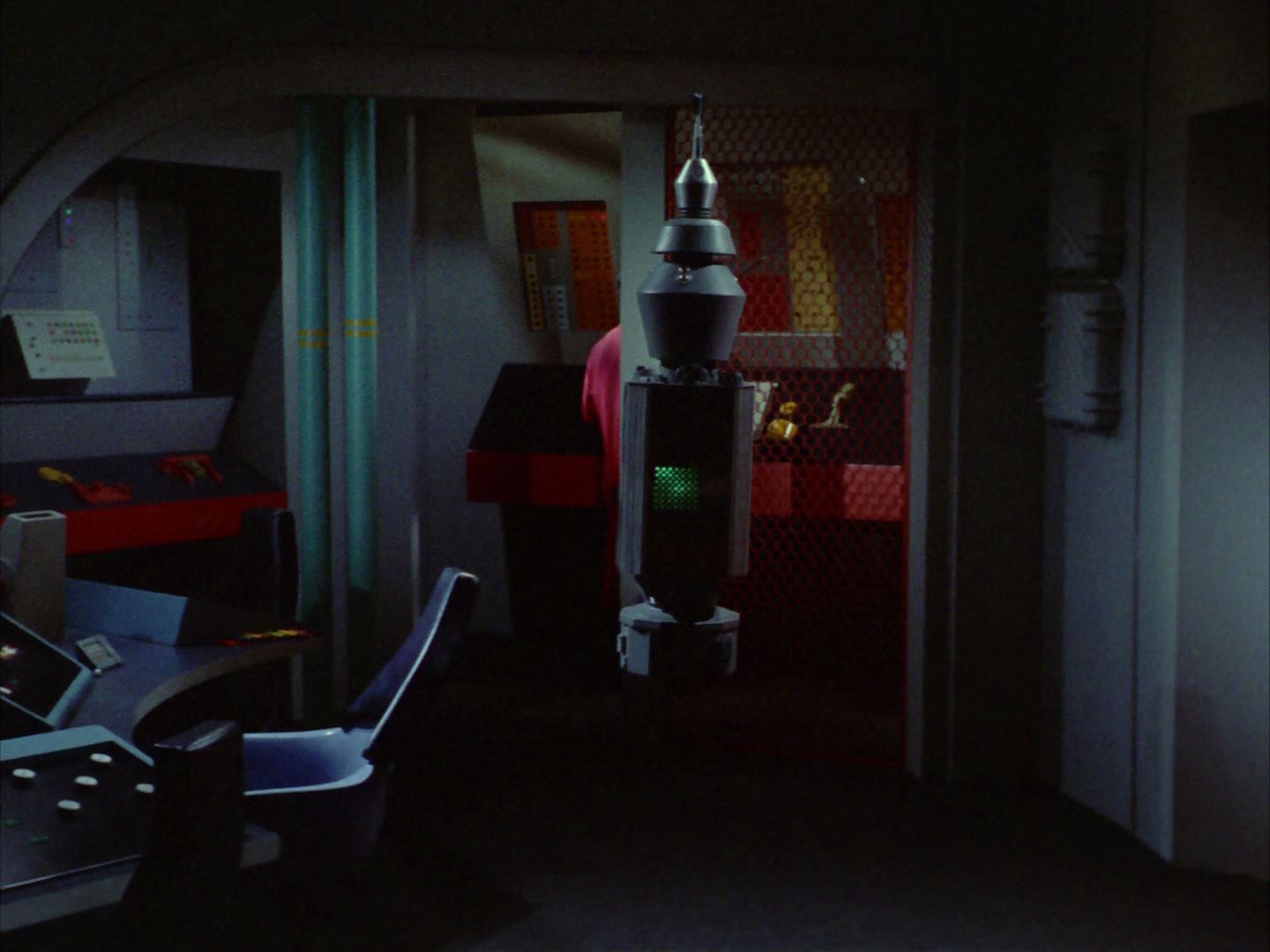 ariane179254_StarTrek_2x03_TheChangeling_0543.jpg