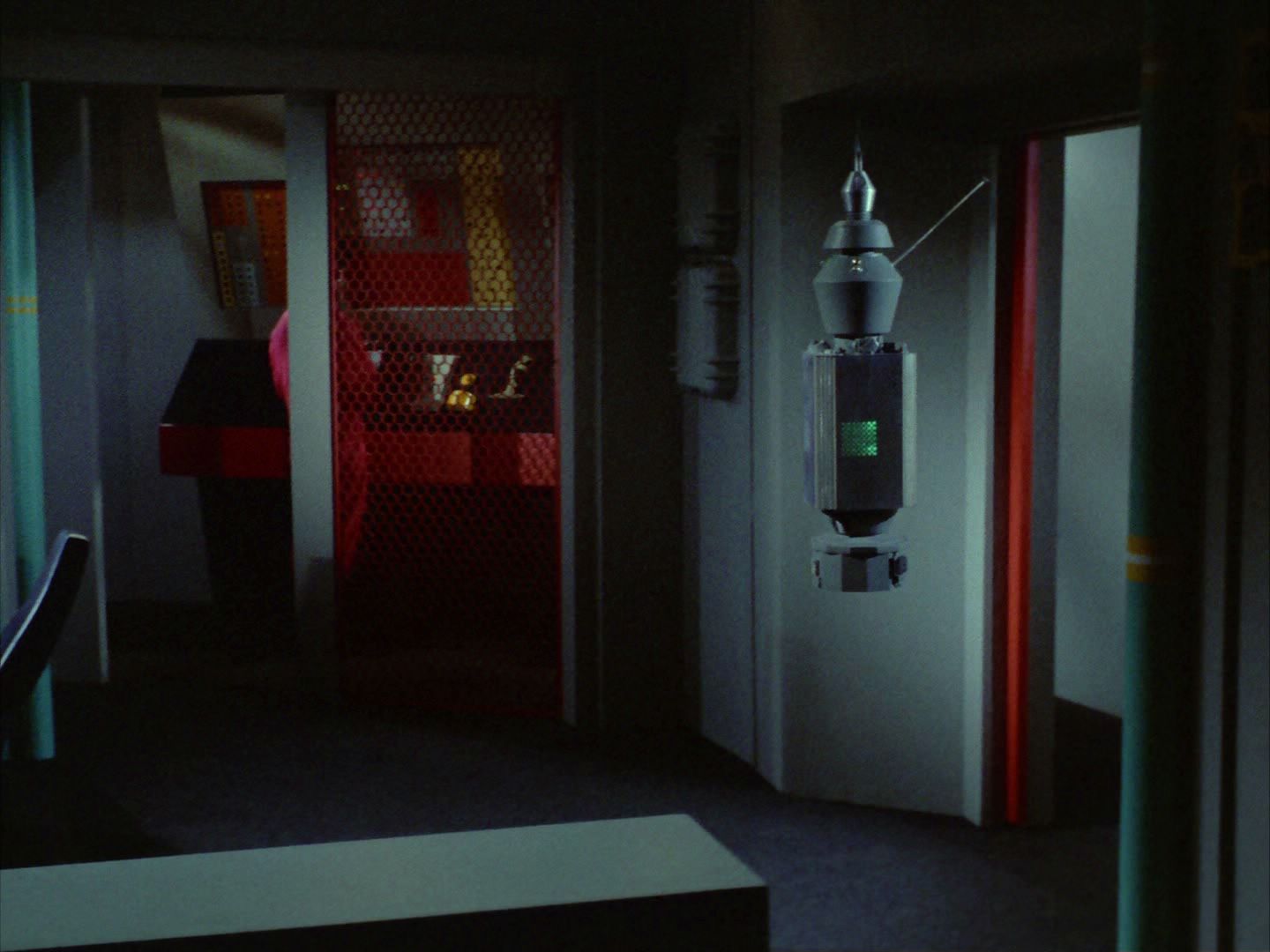 ariane179254_StarTrek_2x03_TheChangeling_0544.jpg