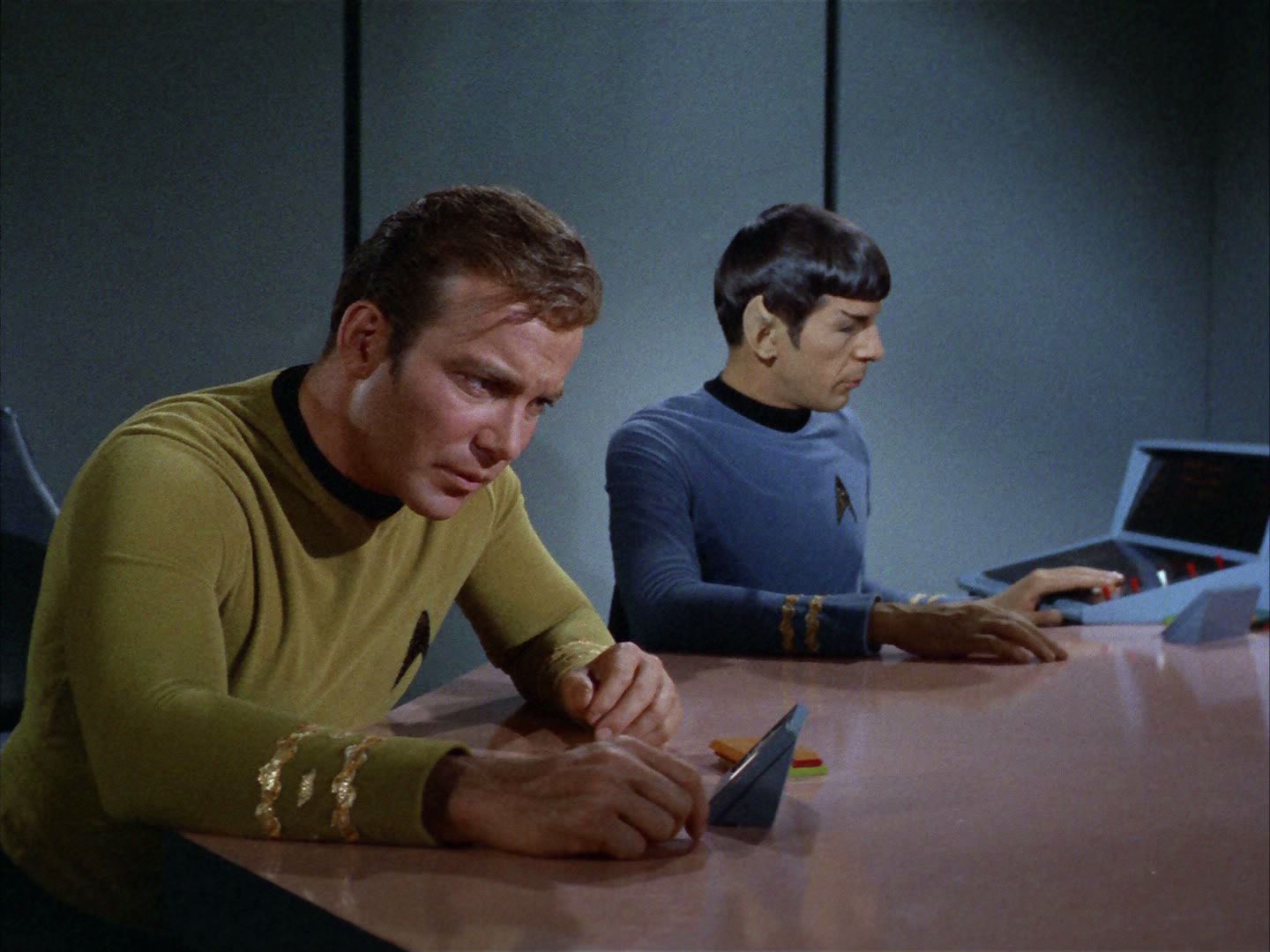 ariane179254_StarTrek_2x03_TheChangeling_0603.jpg