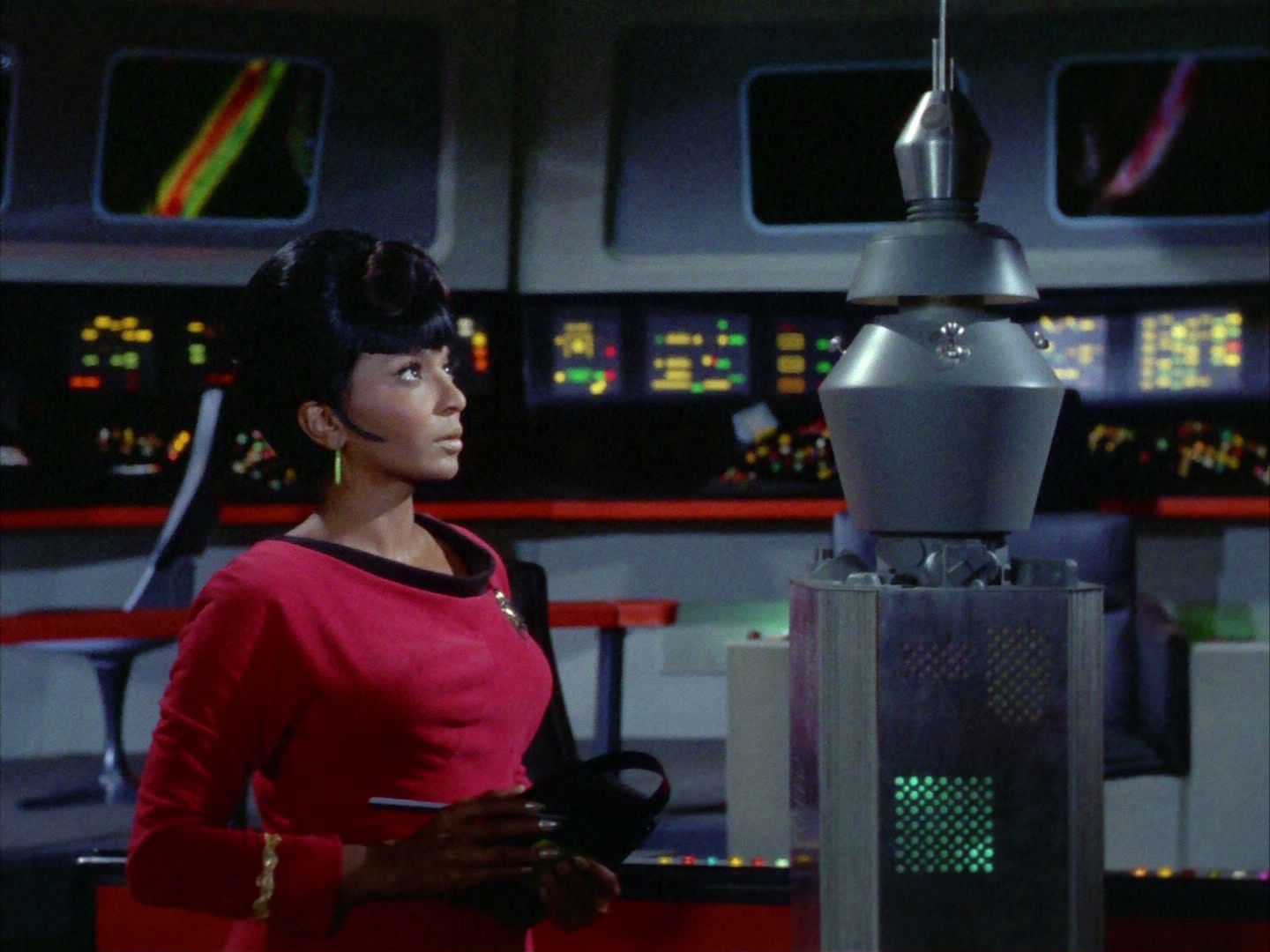 ariane179254_StarTrek_2x03_TheChangeling_0638.jpg