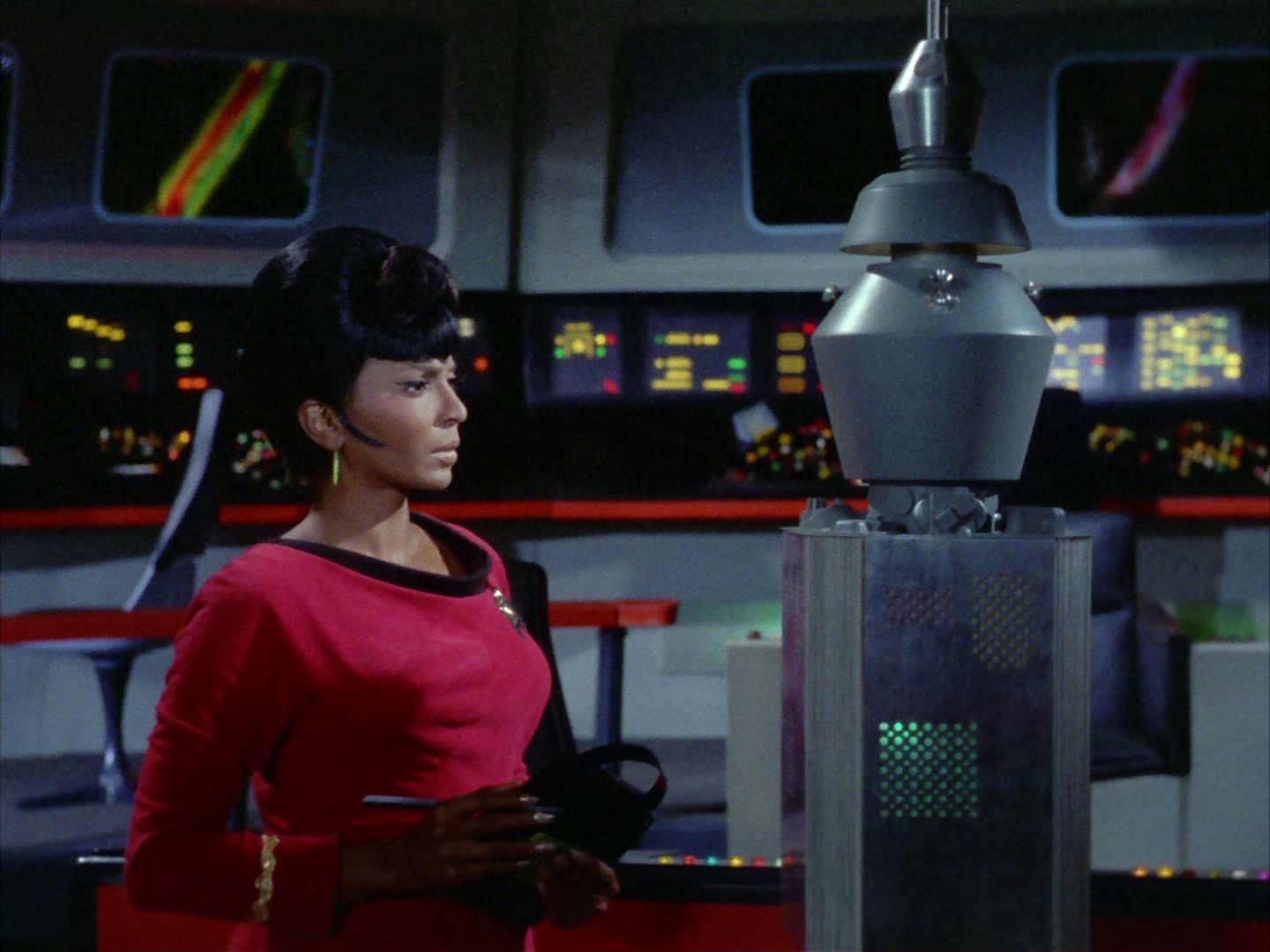 ariane179254_StarTrek_2x03_TheChangeling_0646.jpg