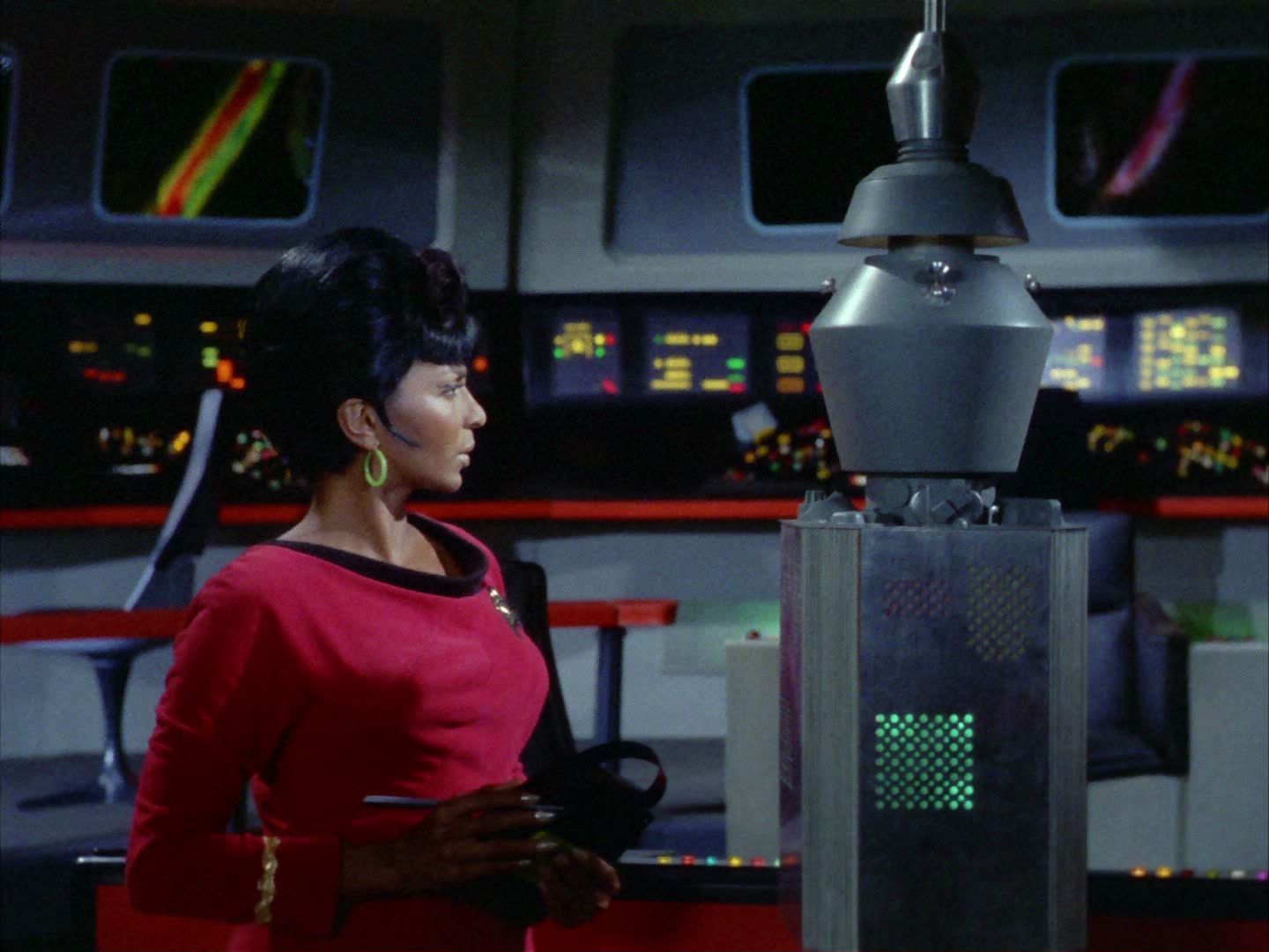 ariane179254_StarTrek_2x03_TheChangeling_0647.jpg