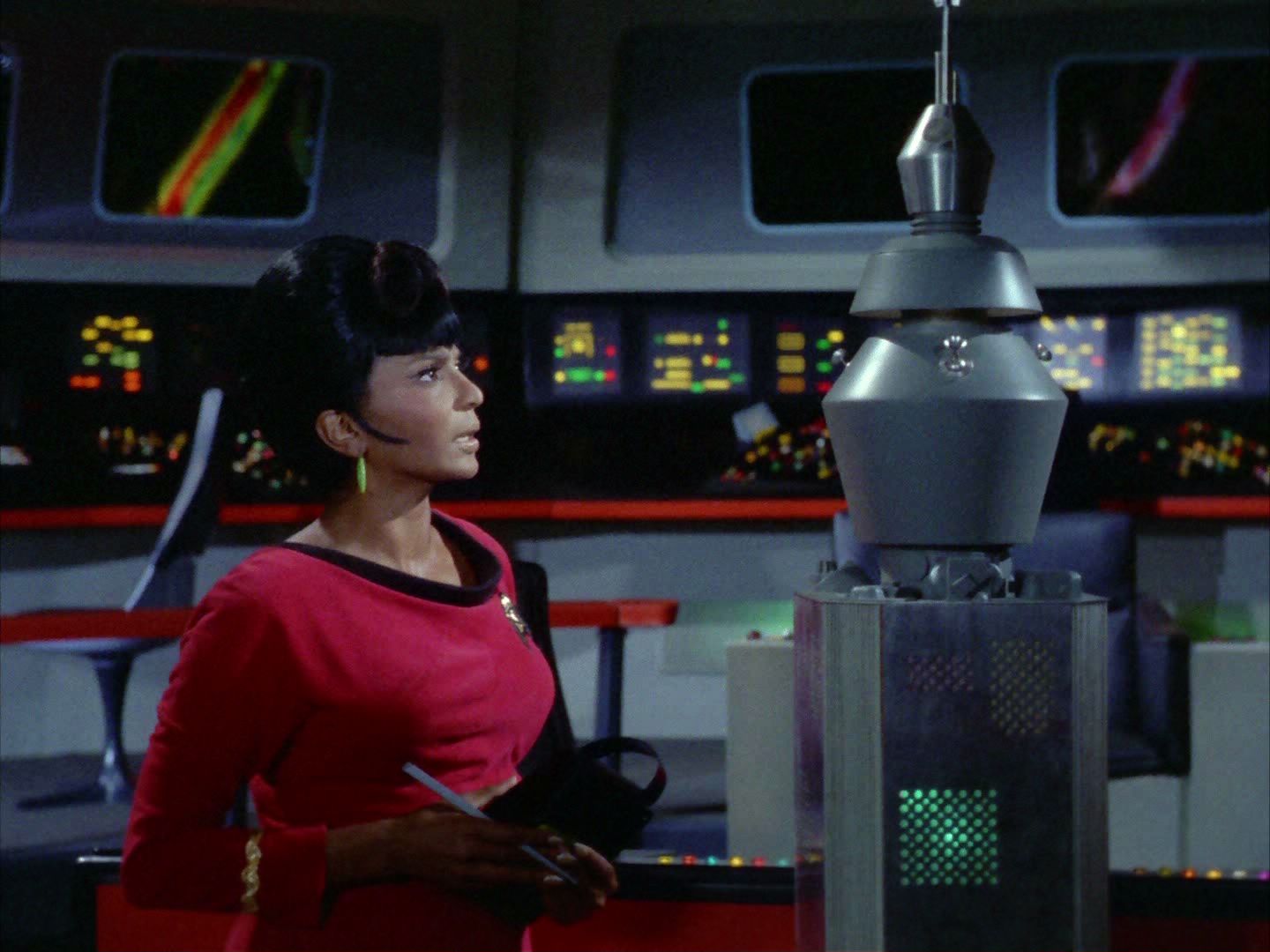 ariane179254_StarTrek_2x03_TheChangeling_0649.jpg