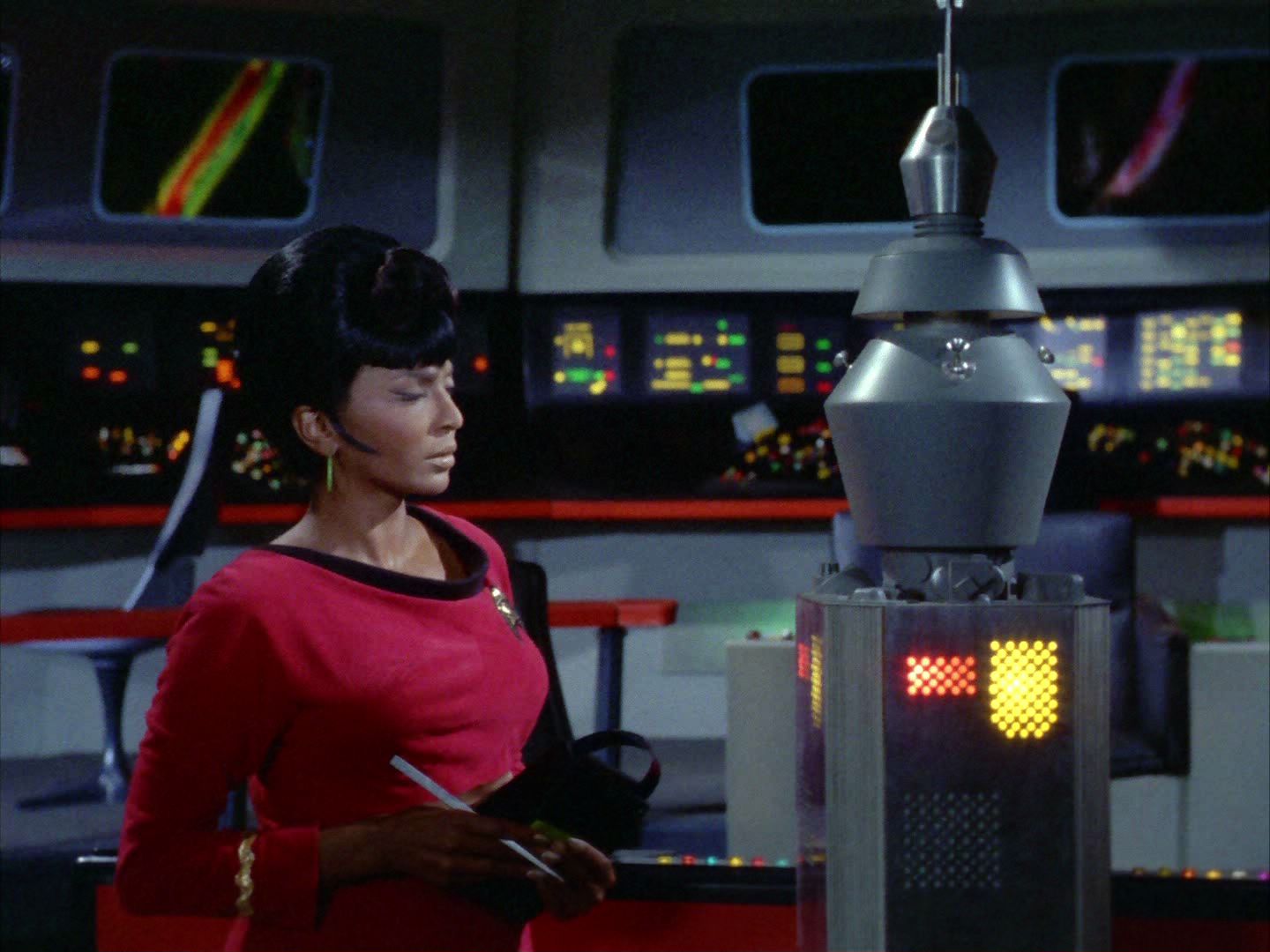 ariane179254_StarTrek_2x03_TheChangeling_0650.jpg