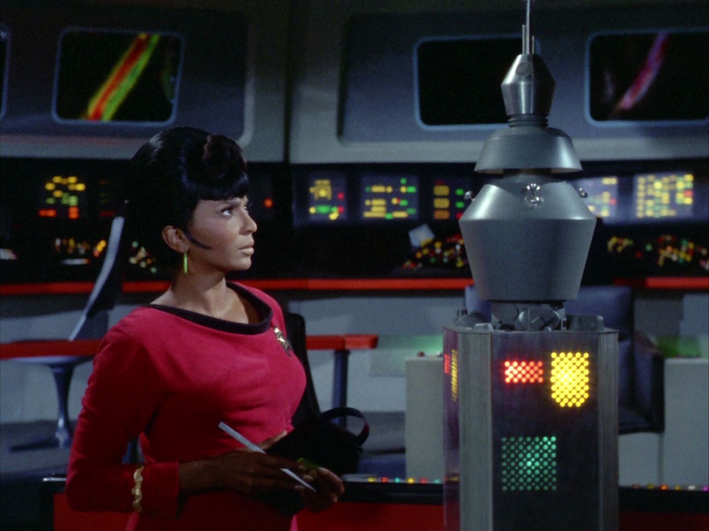 ariane179254_StarTrek_2x03_TheChangeling_0651.jpg