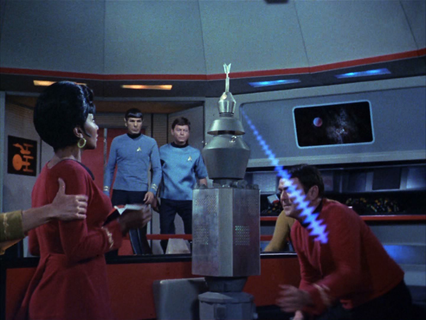 ariane179254_StarTrek_2x03_TheChangeling_0665.jpg